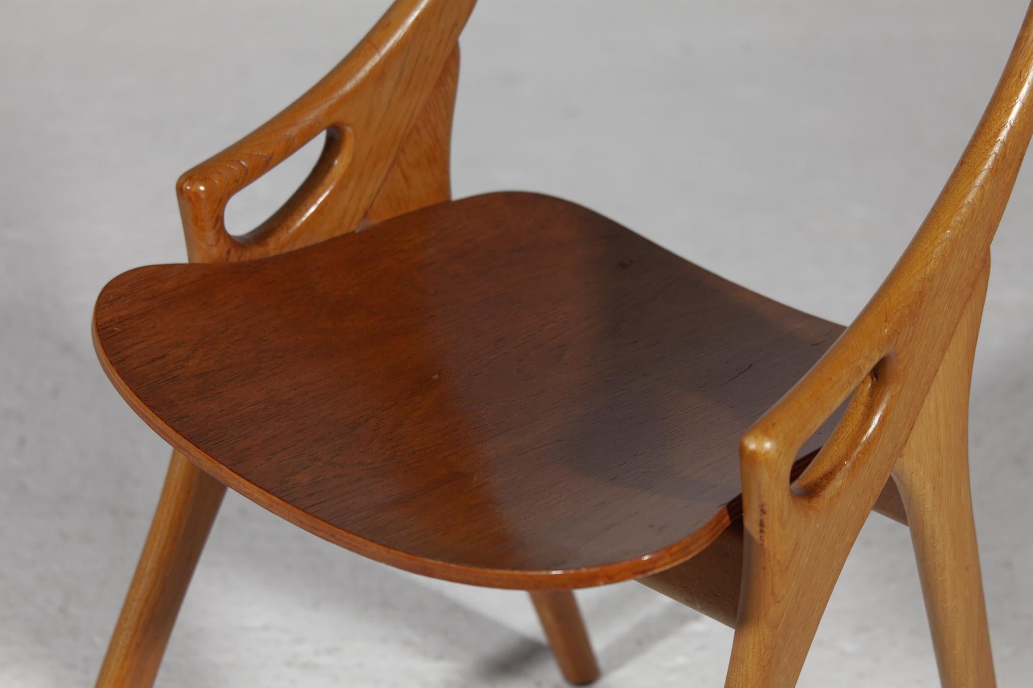 Mid-20th Century Set of Four Dining Chairs Designed by Arne Hovmand Olsen for Mogens Kold For Sale