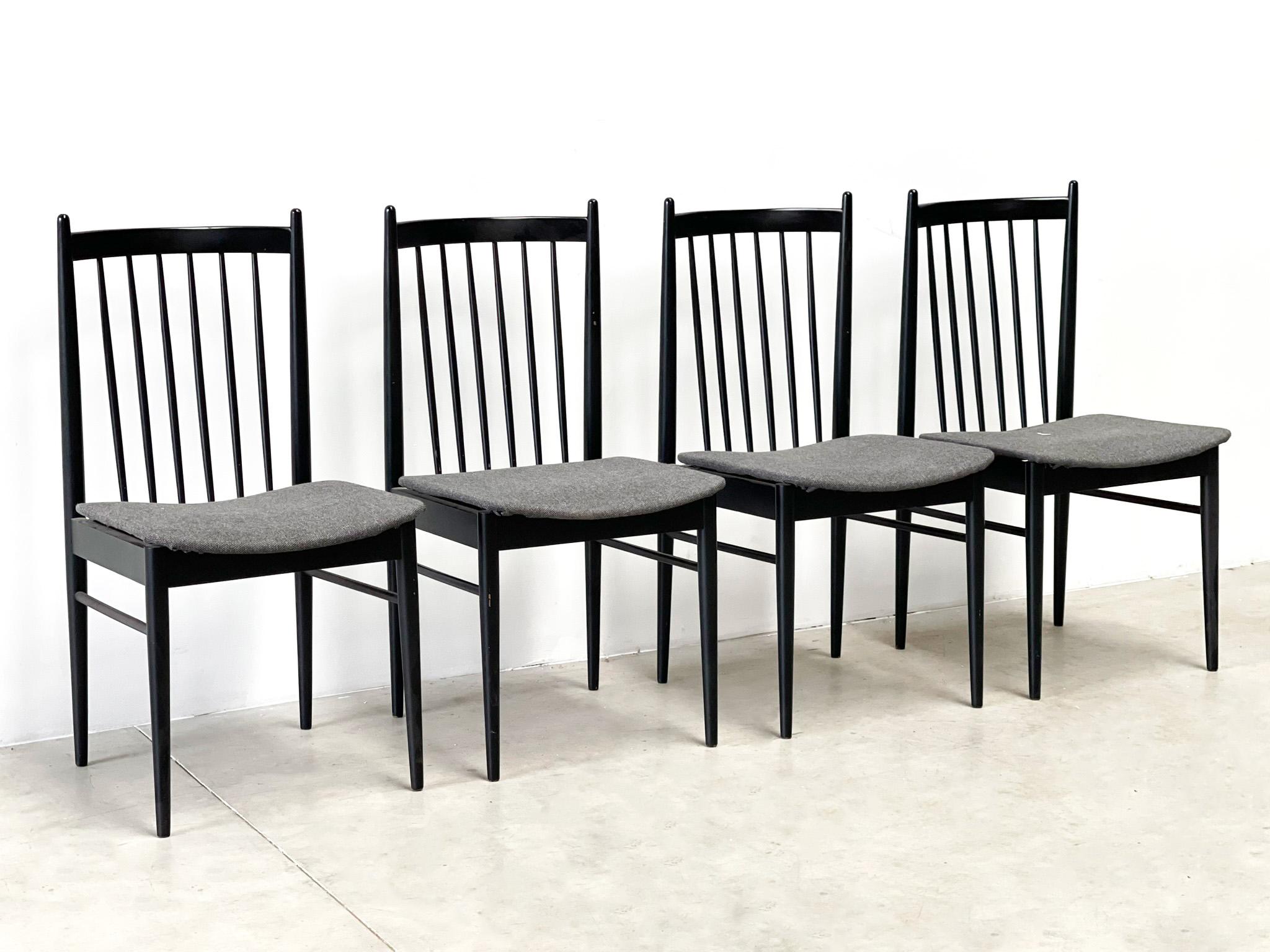 Late 20th Century Set of Four Dining Chairs For Sale