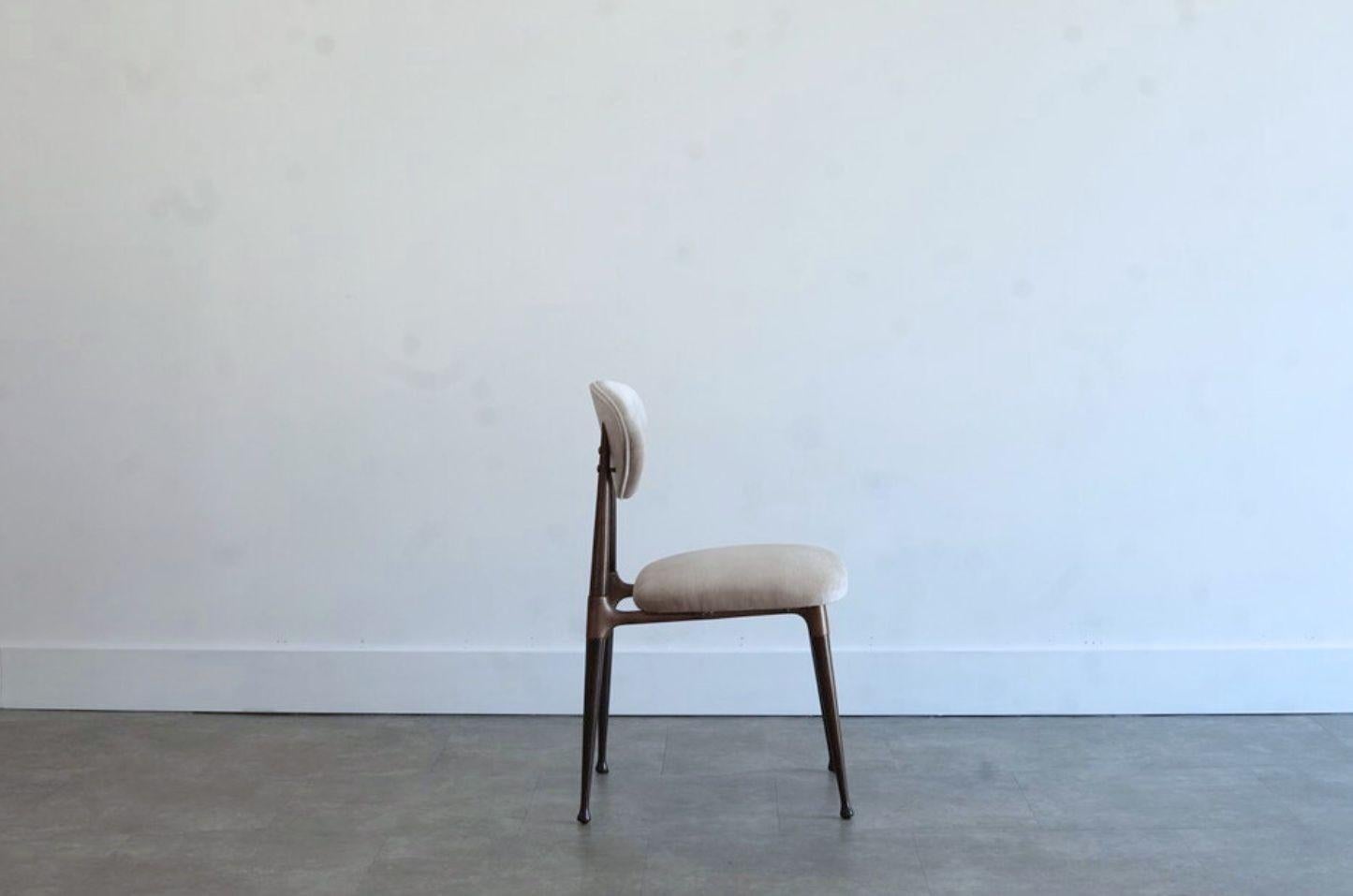 Set of Four Dining Chairs in Chenille and Bronze by Dan Johnson, C. 1950s im Zustand „Hervorragend“ im Angebot in Westport, CT