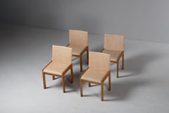 Ensemble de quatre chaises de salle à manger en chêne et cuir, France, 1970