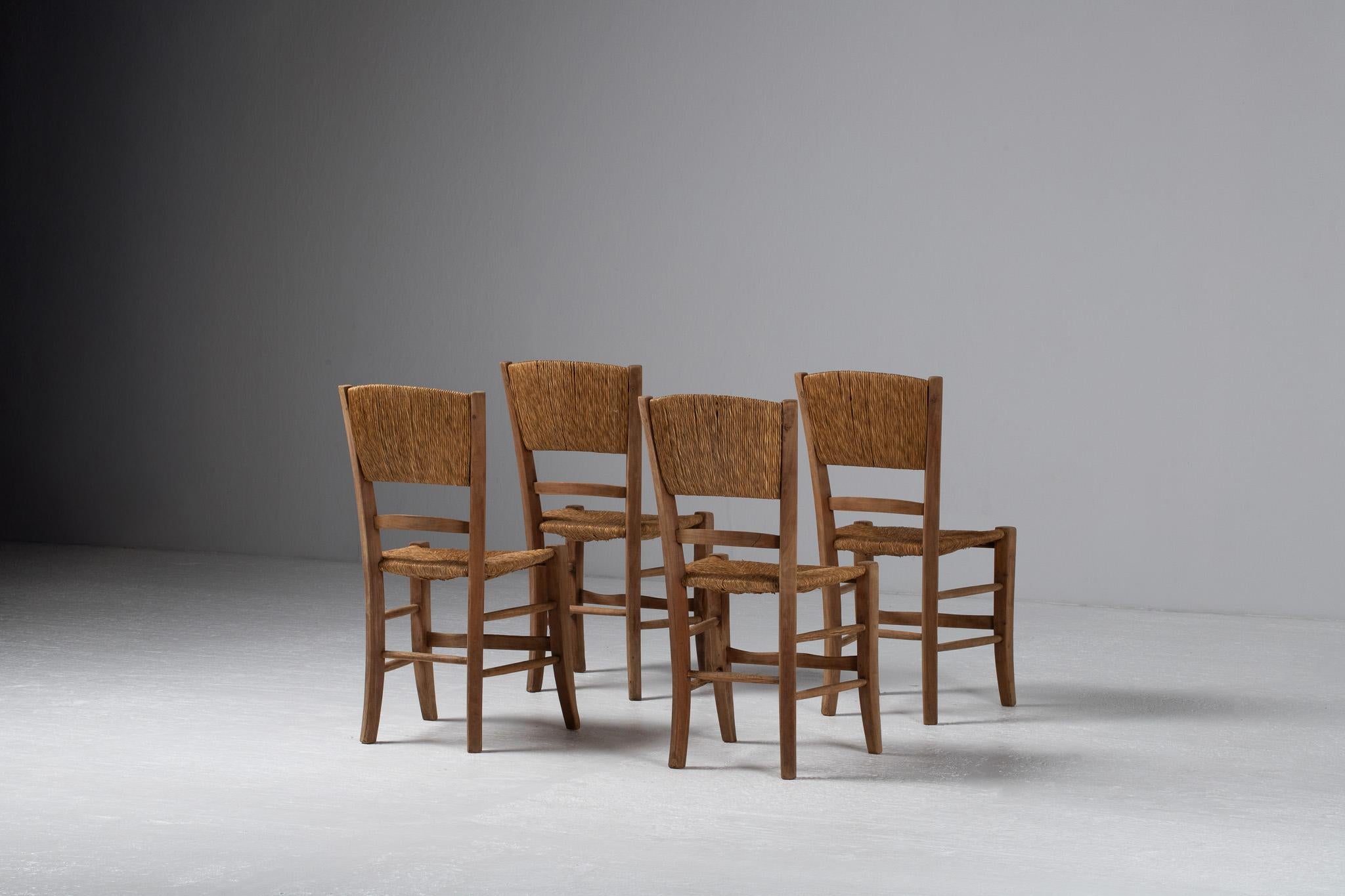 Set of Four Dining Chairs in Oak and Rush, France, 1950s For Sale 7