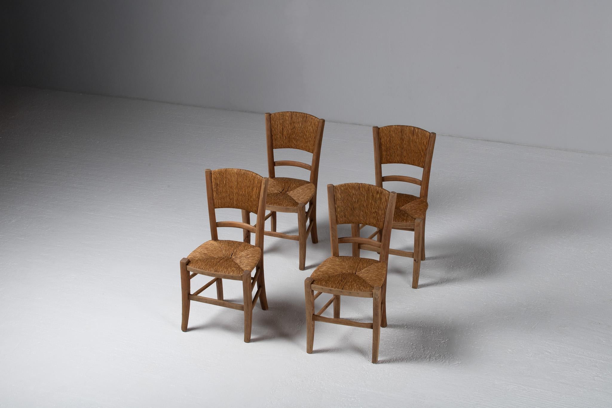 Set of Four Dining Chairs in Oak and Rush, France, 1950s For Sale 3