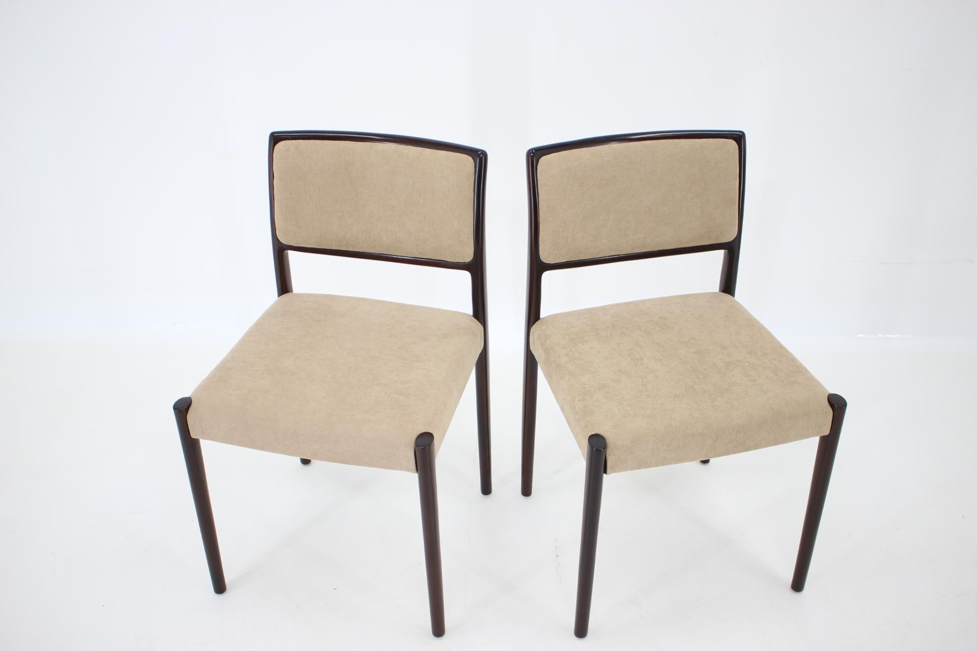 Mid-20th Century Set of Four Dining Chairs in Style of Niels O. Møller