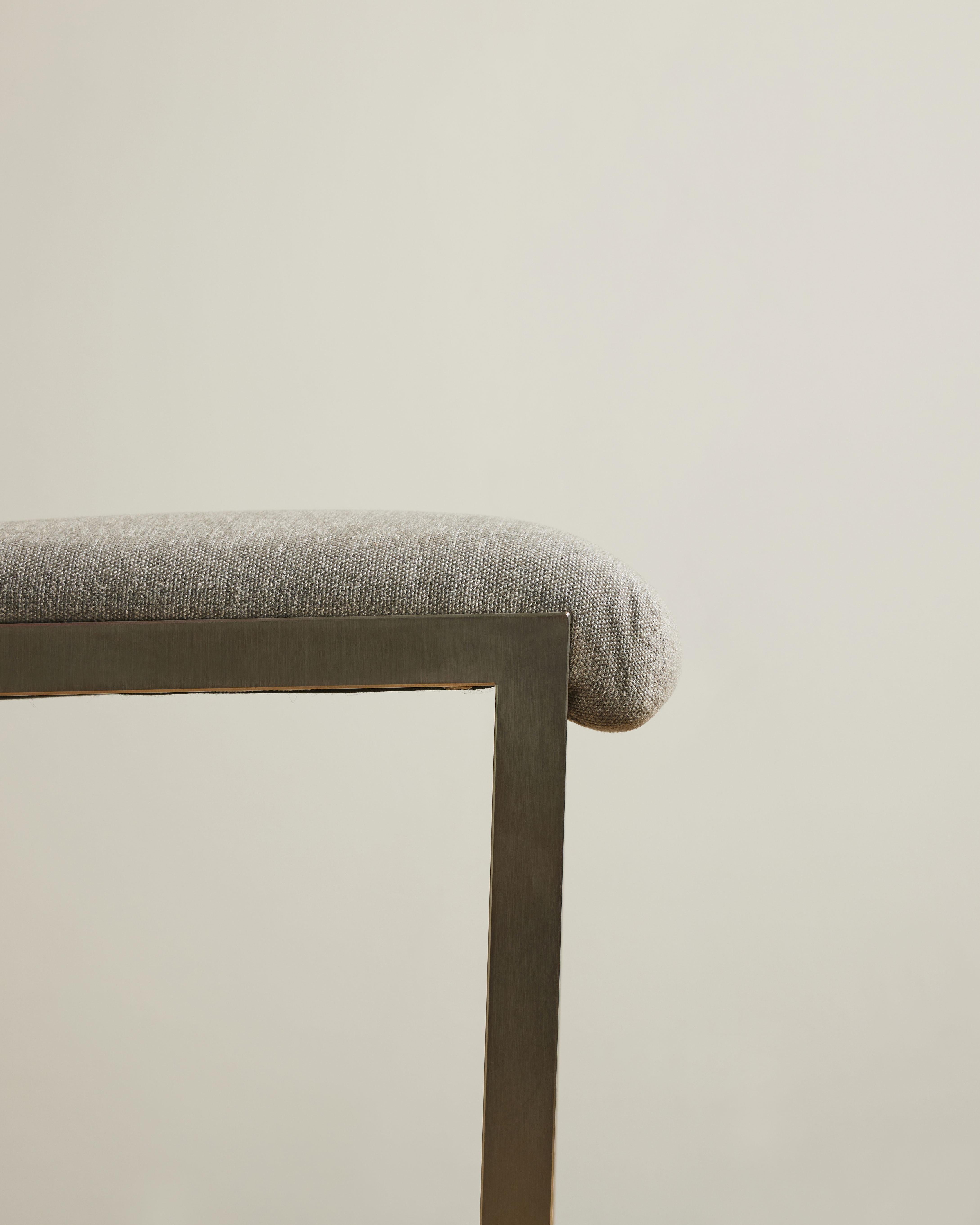 Tissu d'ameublement Set of Four Dining Chairs in the Manner of Milo Baughman, United States, c. 1970 en vente