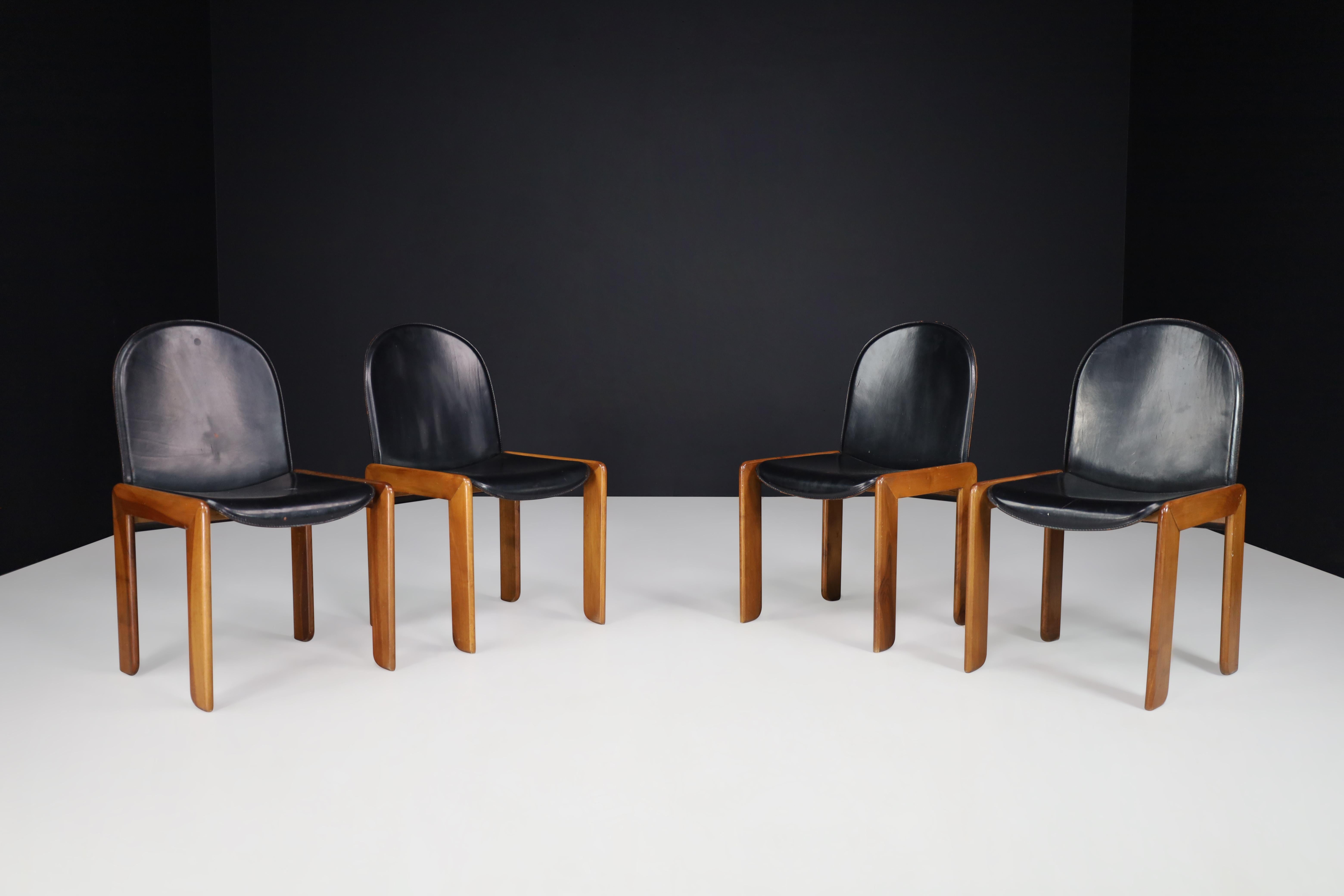 Set of Four Dining Chairs in the Manner of Tobia & Afra Scarpa, Italy, 1970s

A beautifully crafted set of four dining chairs, designed in the refined and sculptural style associated with Tobia & Afra Scarpa, circa 1970s. While unmarked, these
