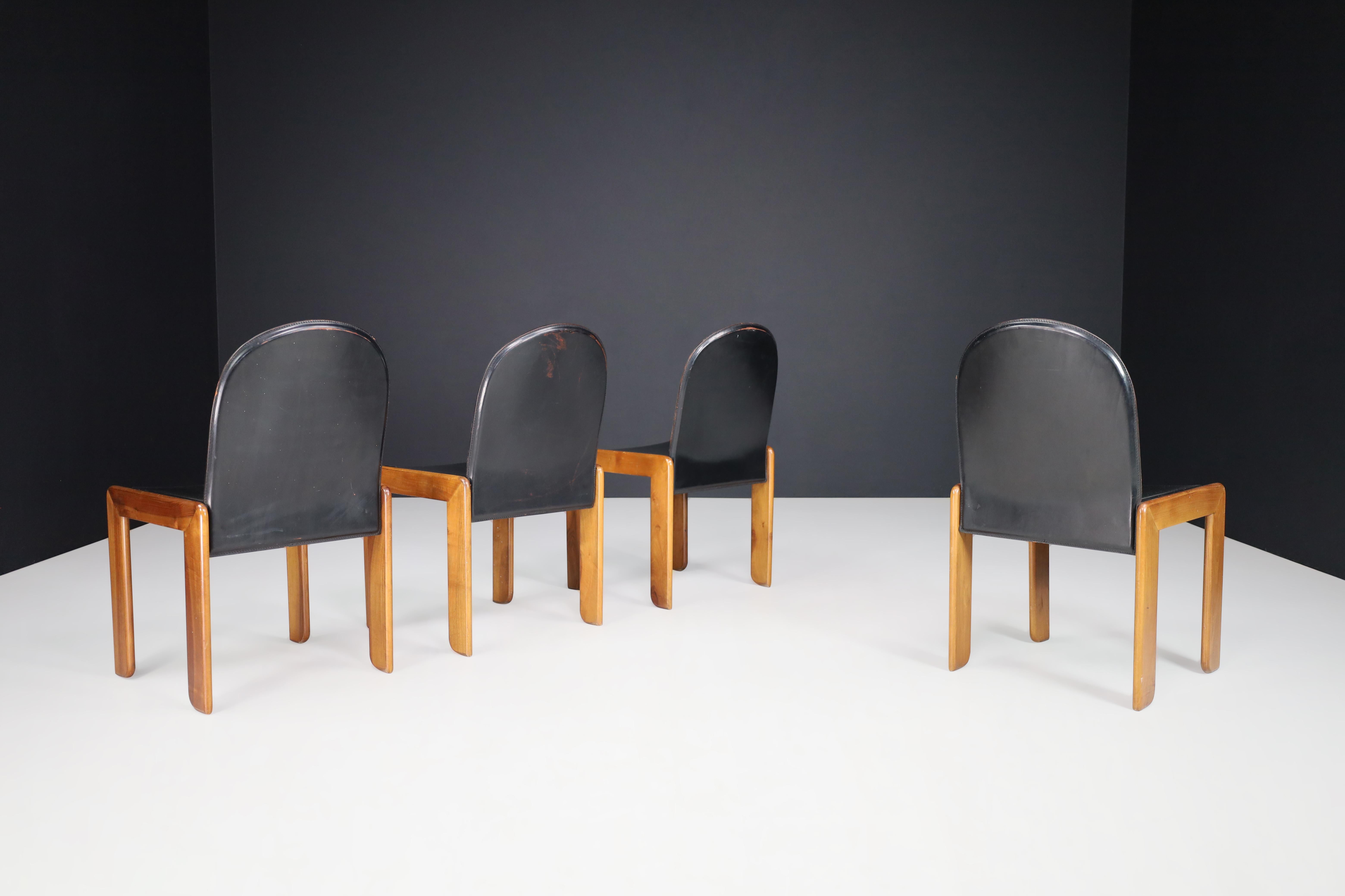 Italian Set of Four Dining Chairs in the Manner of Tobia & Afra Scarpa, Italy, 1970 For Sale