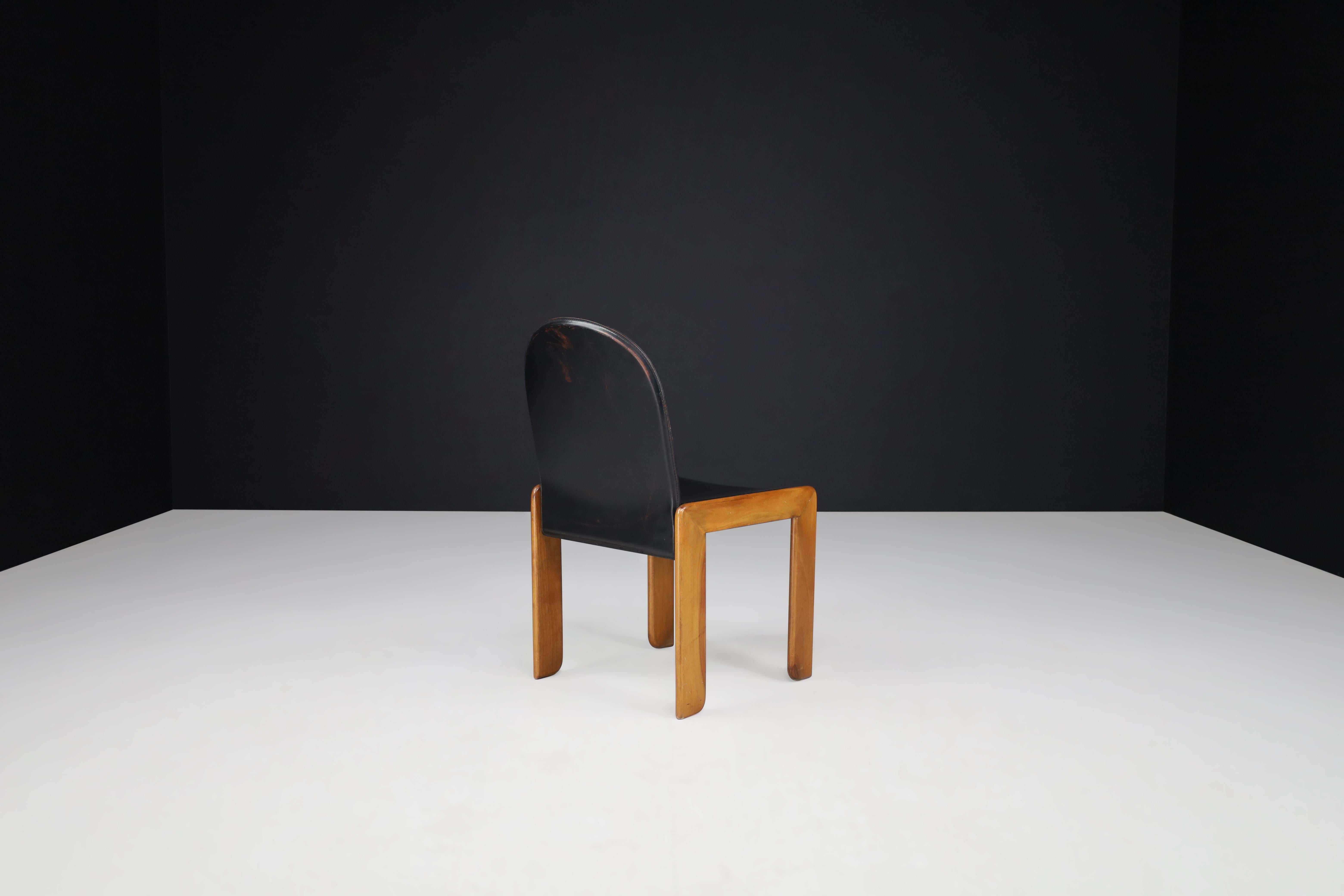 Leather Set of Four Dining Chairs in the Manner of Tobia & Afra Scarpa, Italy, 1970 For Sale