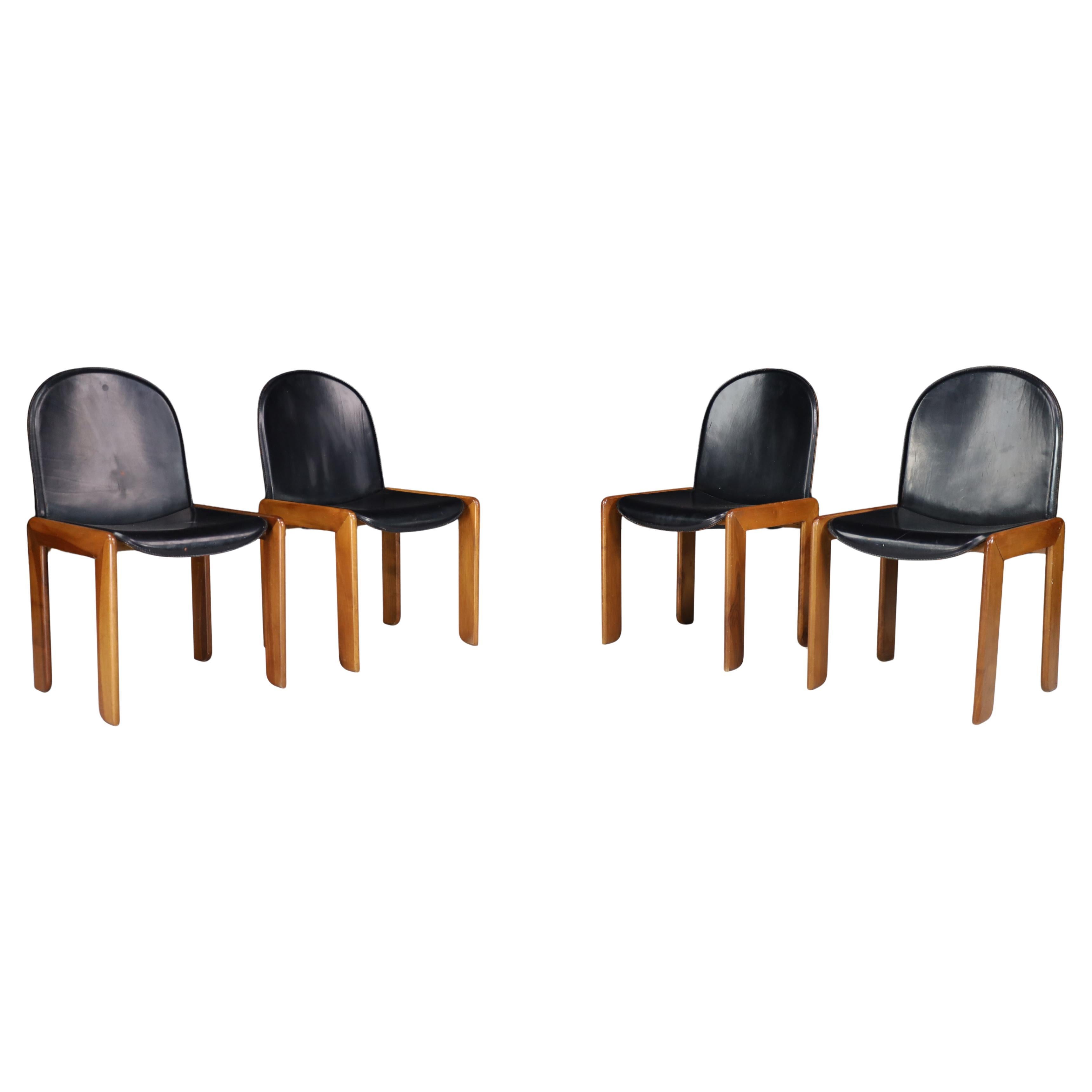 Ensemble de quatre chaises de salle à manger à la manière de Tobia et Afra Scarpa, Italie, 1970