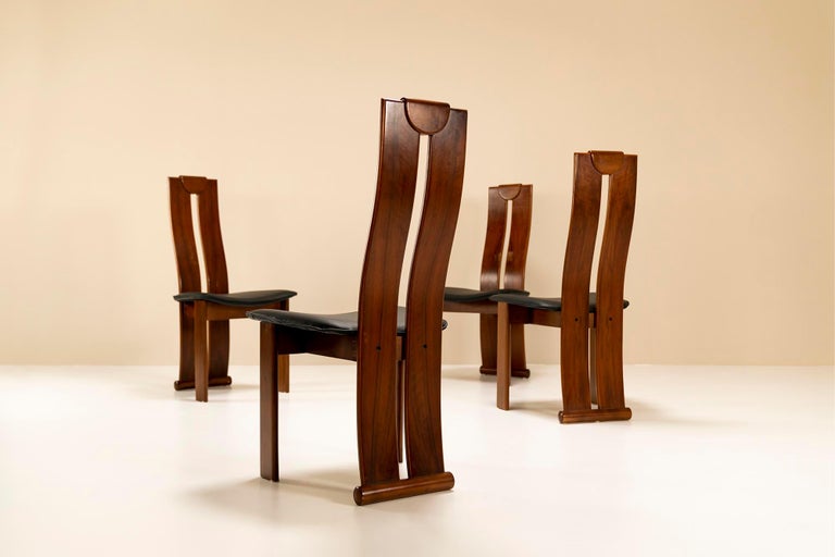 Set of Four Dining Chairs in Walnut in the Style of Scarpa, Italy 1970s