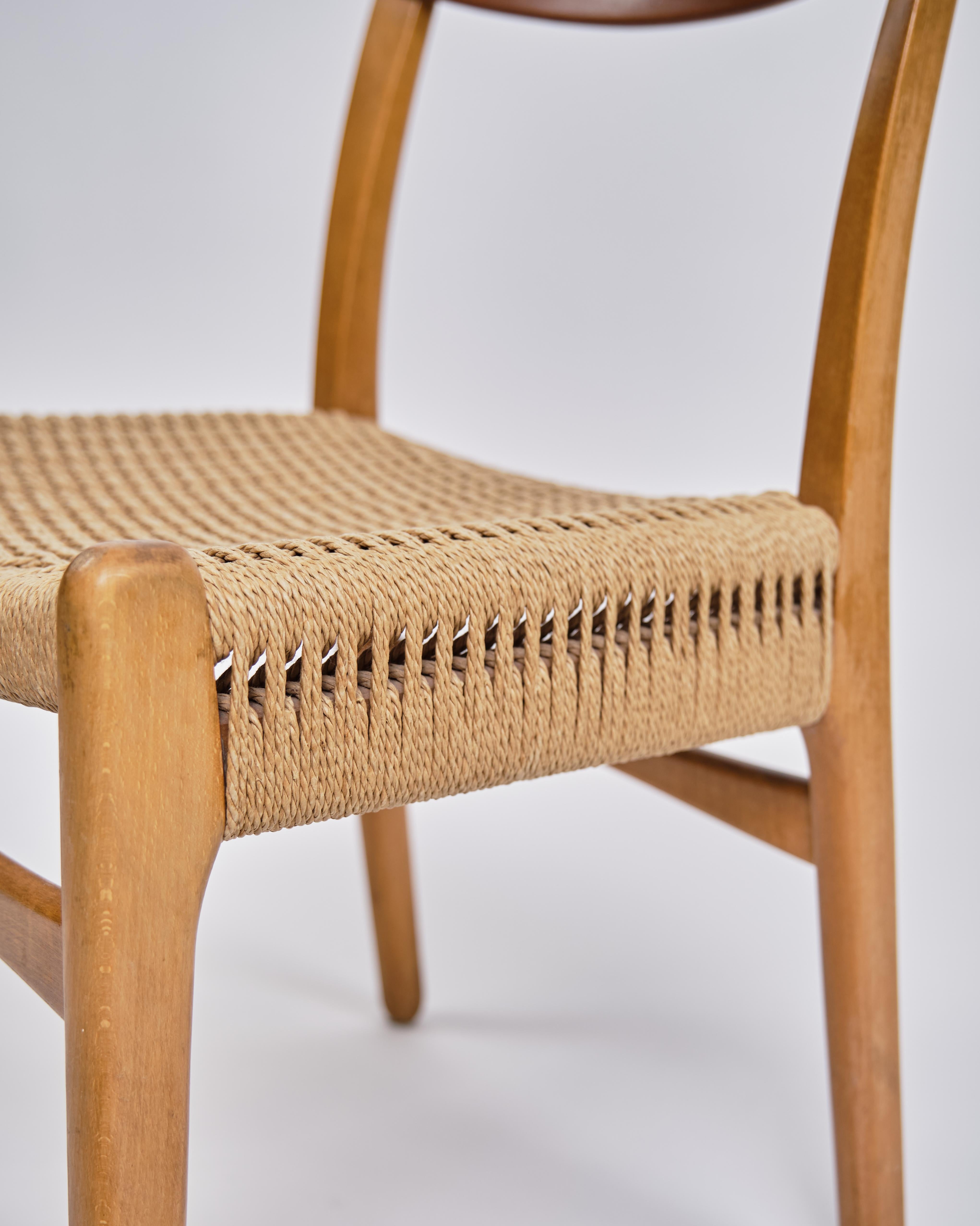 Milieu du XXe siècle Ensemble de quatre chaises de salle à manger Model No. CH23 en teck par Hans J. Wegner des années 1960