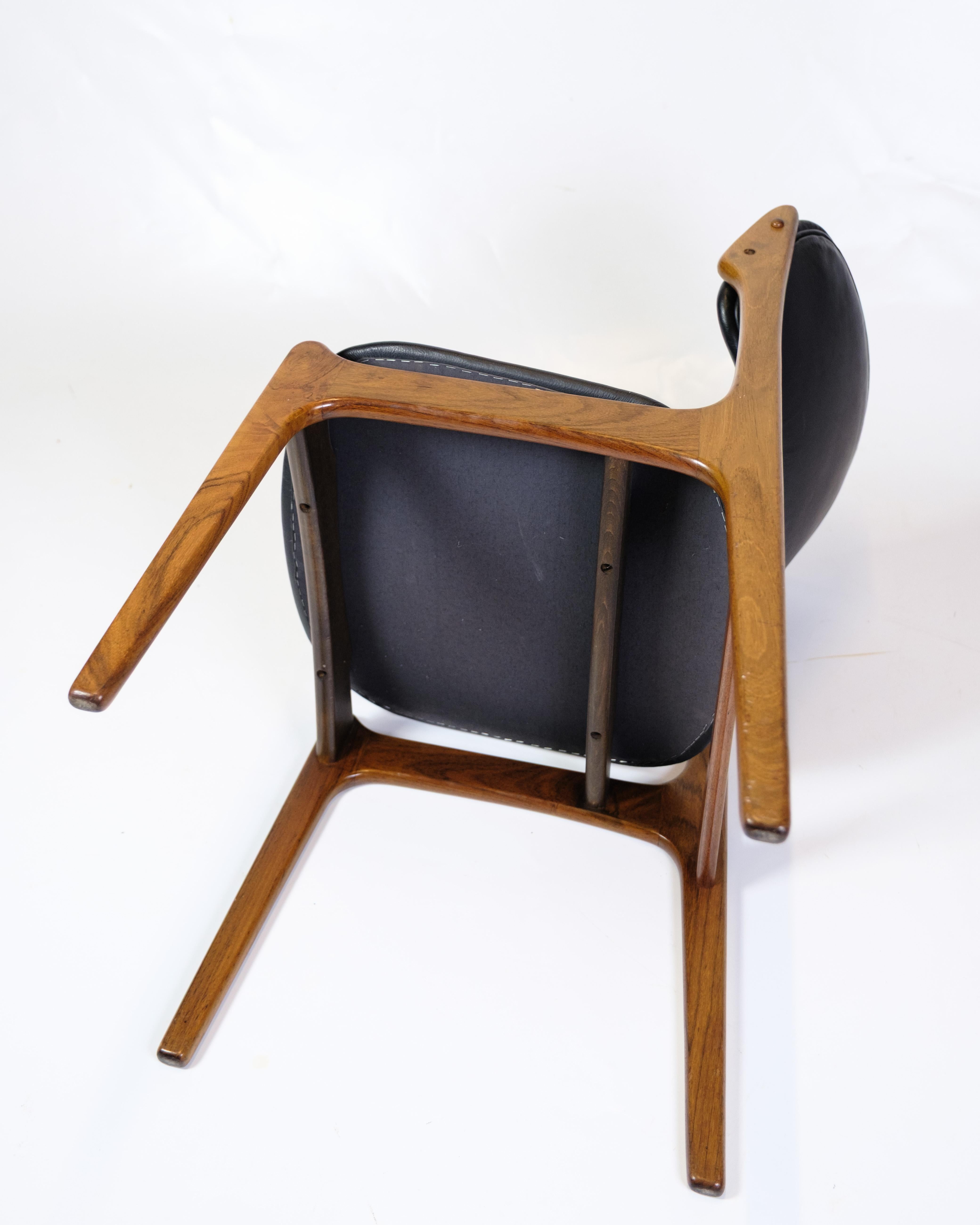 Milieu du XXe siècle Ensemble de quatre chaises de salle à manger modèle OD 49 en bois de rose par Erik Buch dans les années 1950 en vente