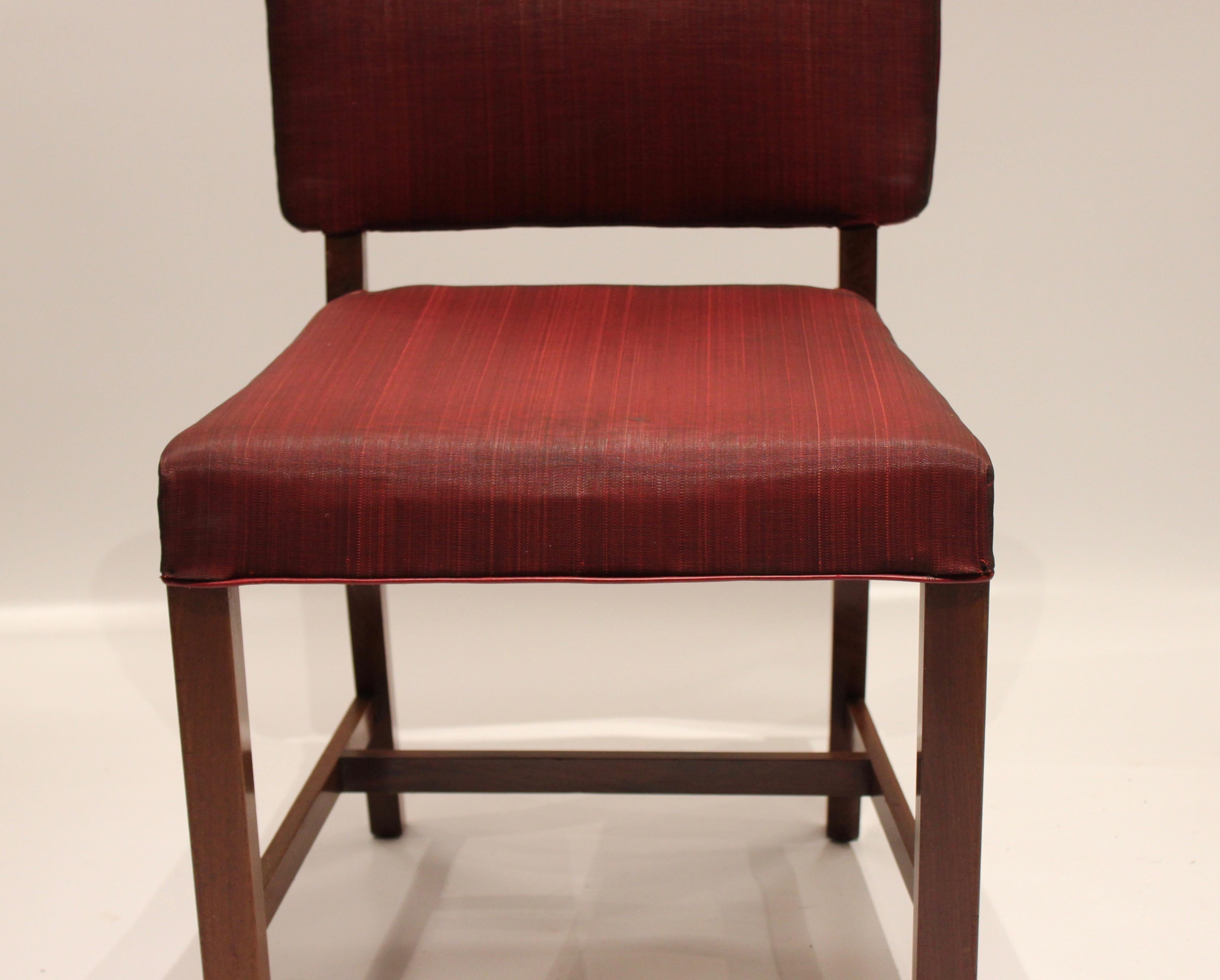 Set of Four Dining Chairs of Mahogany by Fritz Hansen, 1930s In Good Condition For Sale In Lejre, DK