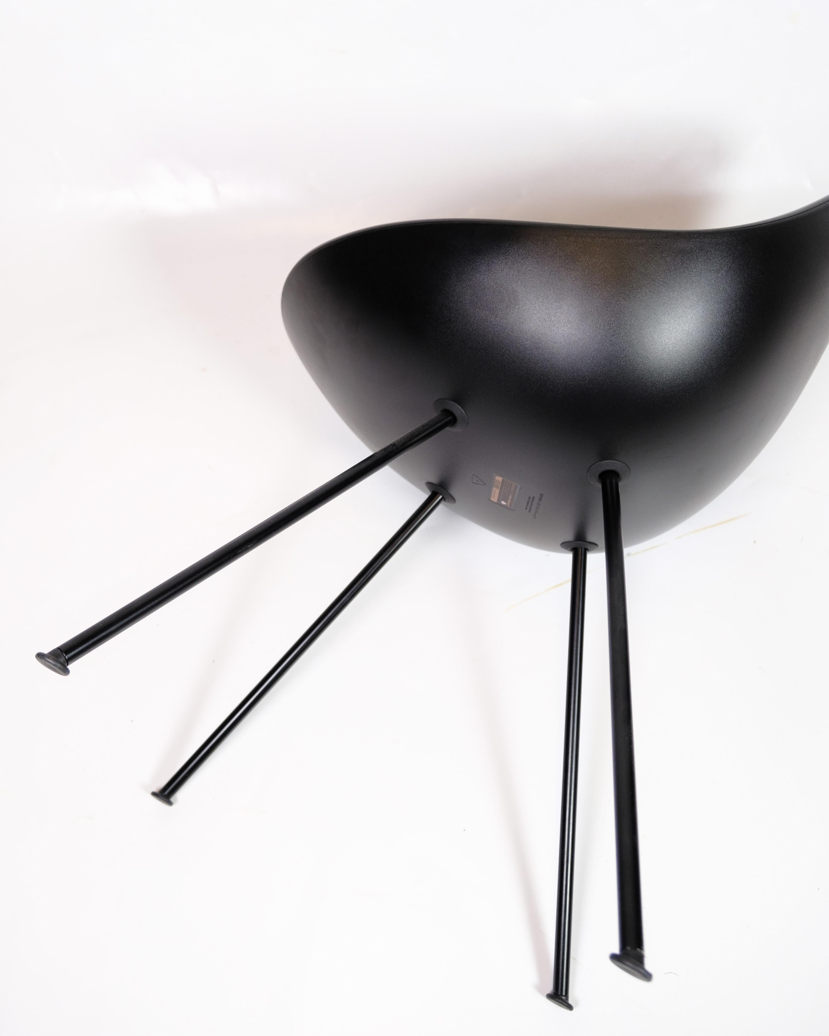 Set di quattro sedie da pranzo The Drop Modello 3110 In Nero Di Arne Jacobsen in vendita 5