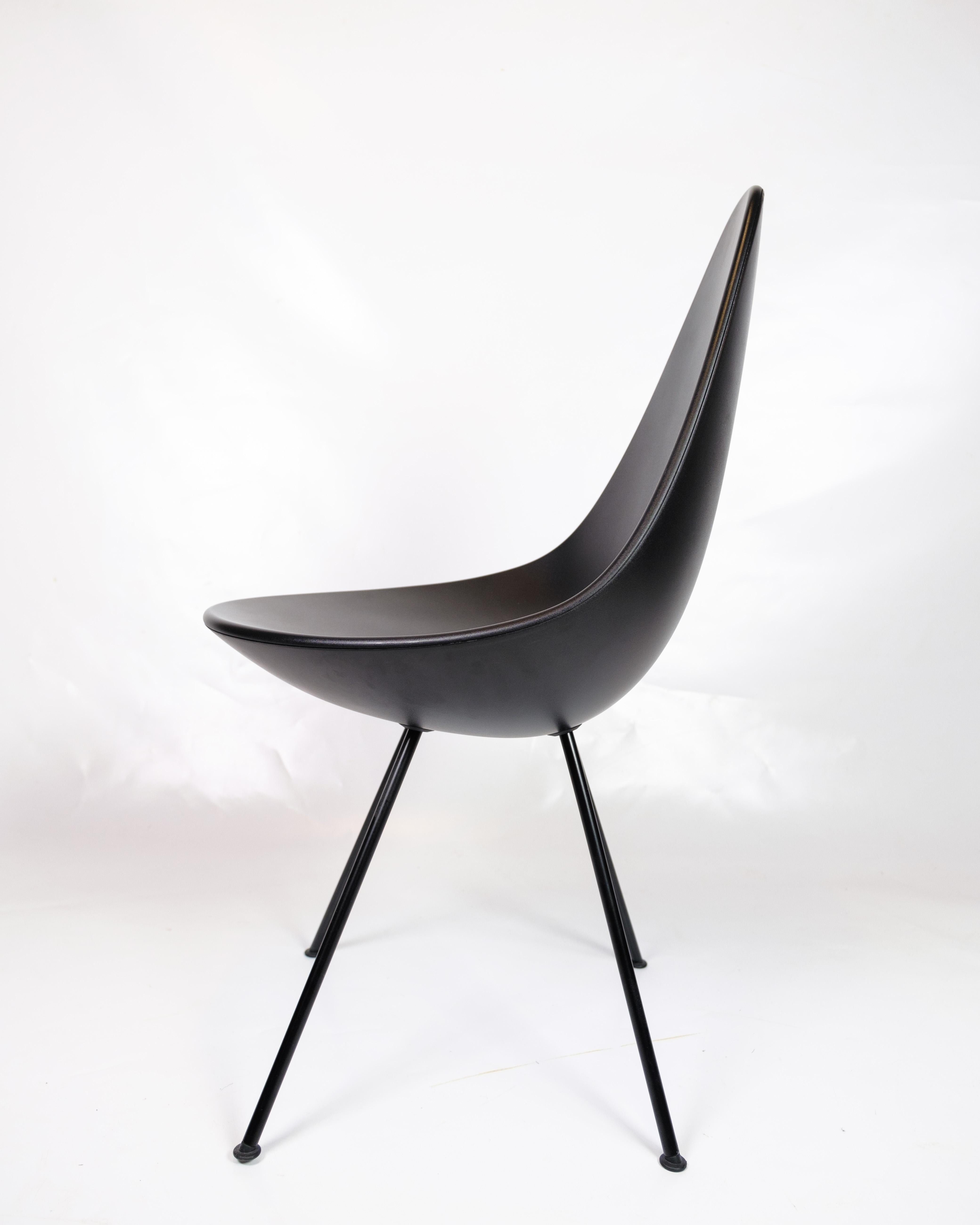 Set di quattro sedie da pranzo The Drop Modello 3110 In Nero Di Arne Jacobsen in vendita 1