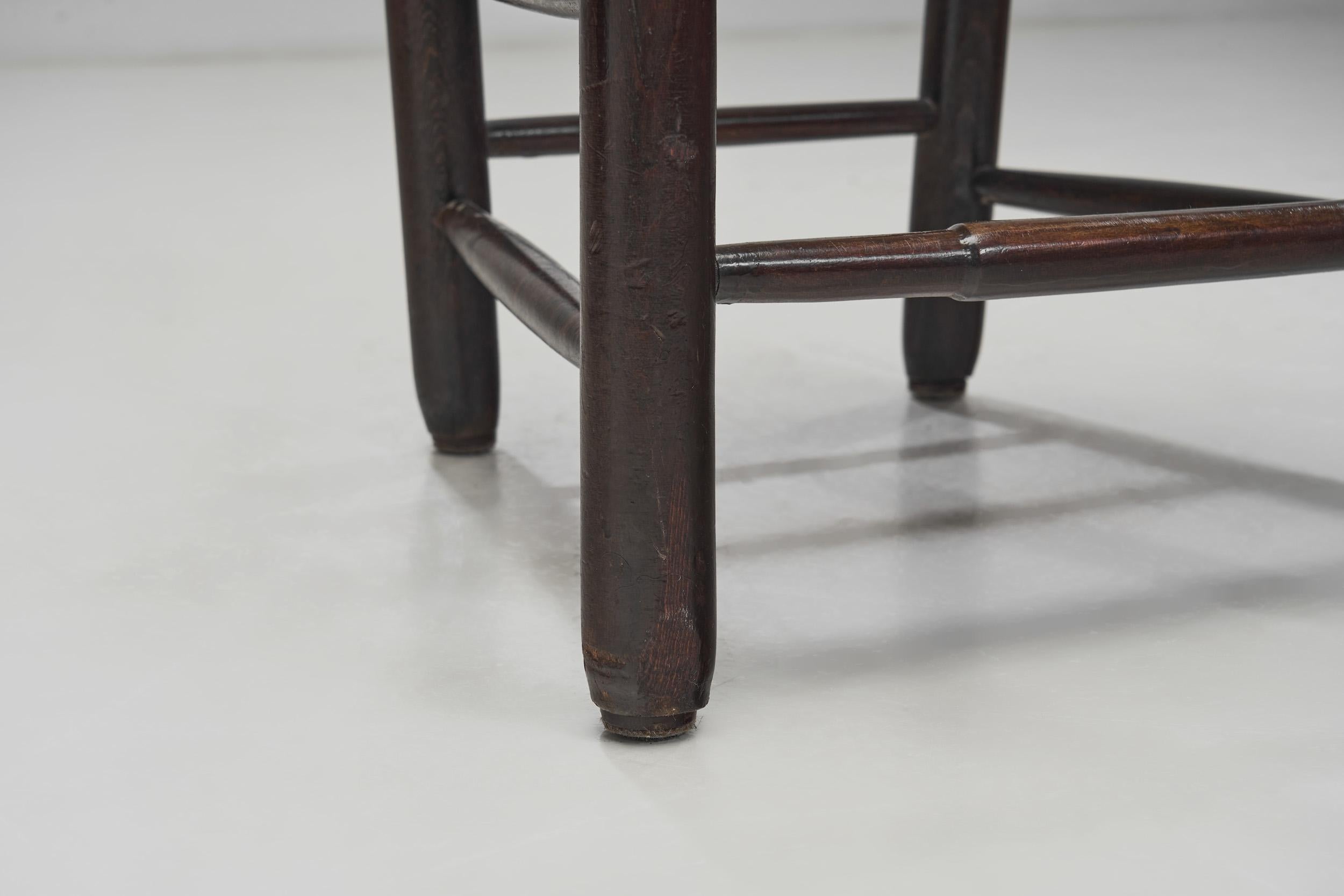 Ensemble de quatre chaises de salle à manger avec assise en bois de peuplier et en jonc, Europe, vers 1950 en vente 6
