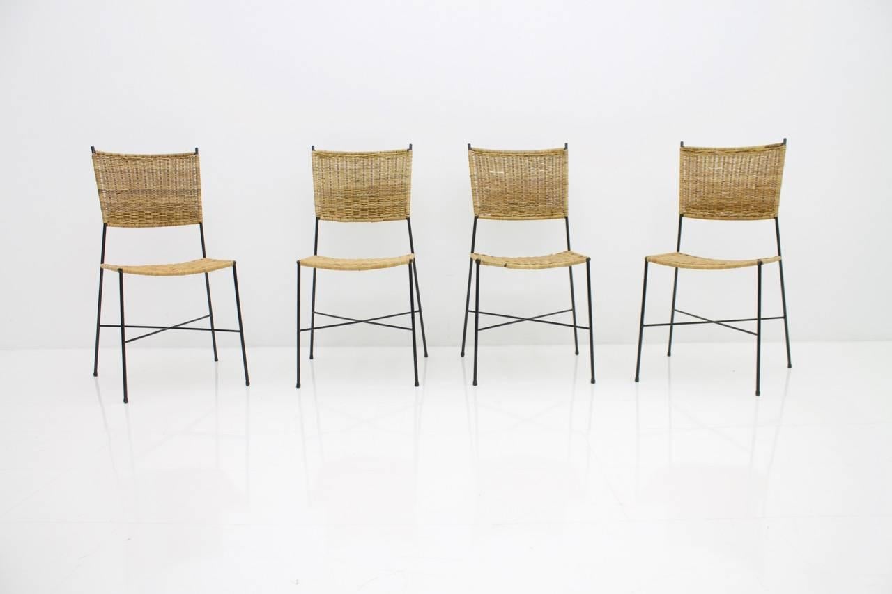 Set of Four Dining Room Chairs in Wicker and Metal, Germany, 1960s In Good Condition In Frankfurt / Dreieich, DE