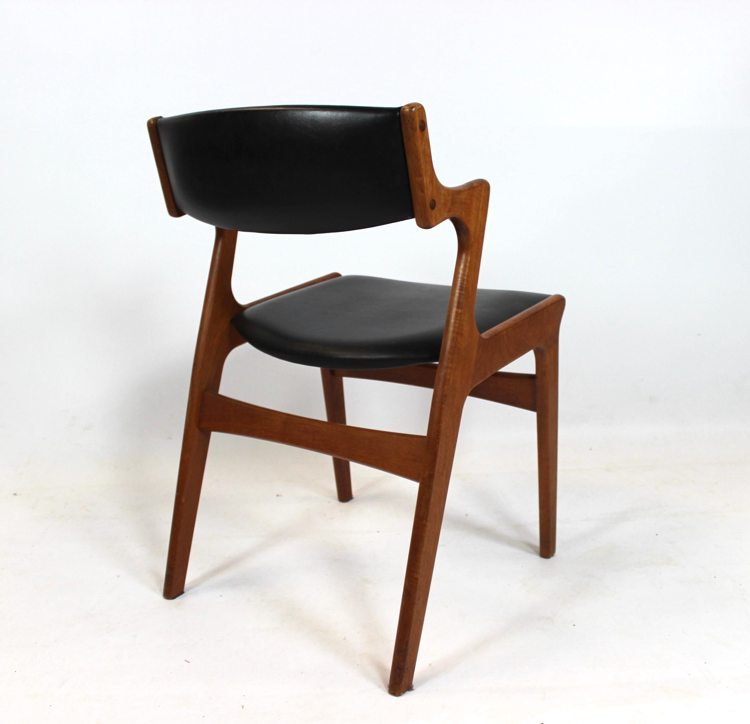 Set of Four Dining Room Chairs of Danish Design by Nova Furniture, 1960s 2
