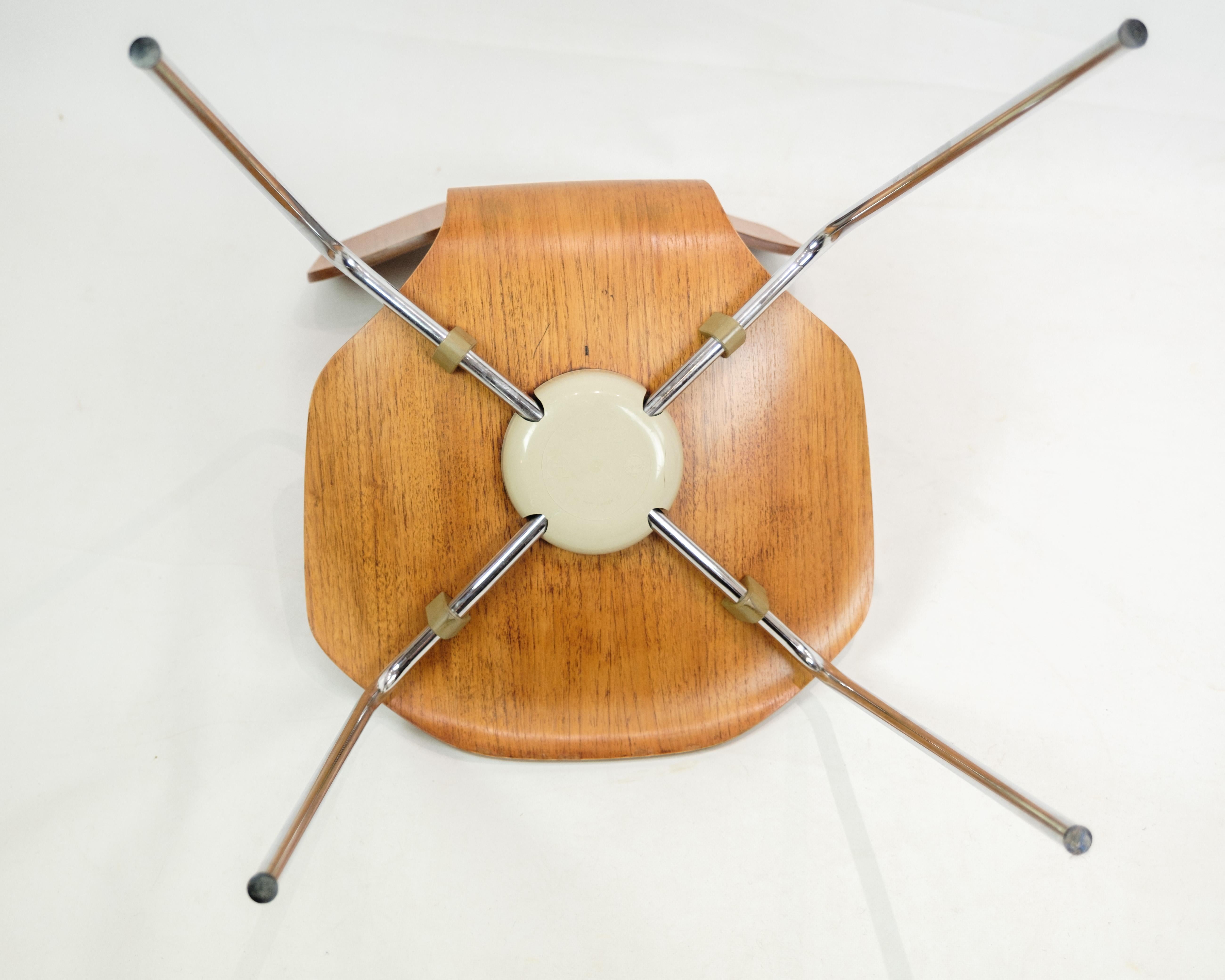 Satz von vier T-Stühlen aus Teakholz, entworfen von Arne Jacobsen aus den 1960er Jahren im Angebot 8