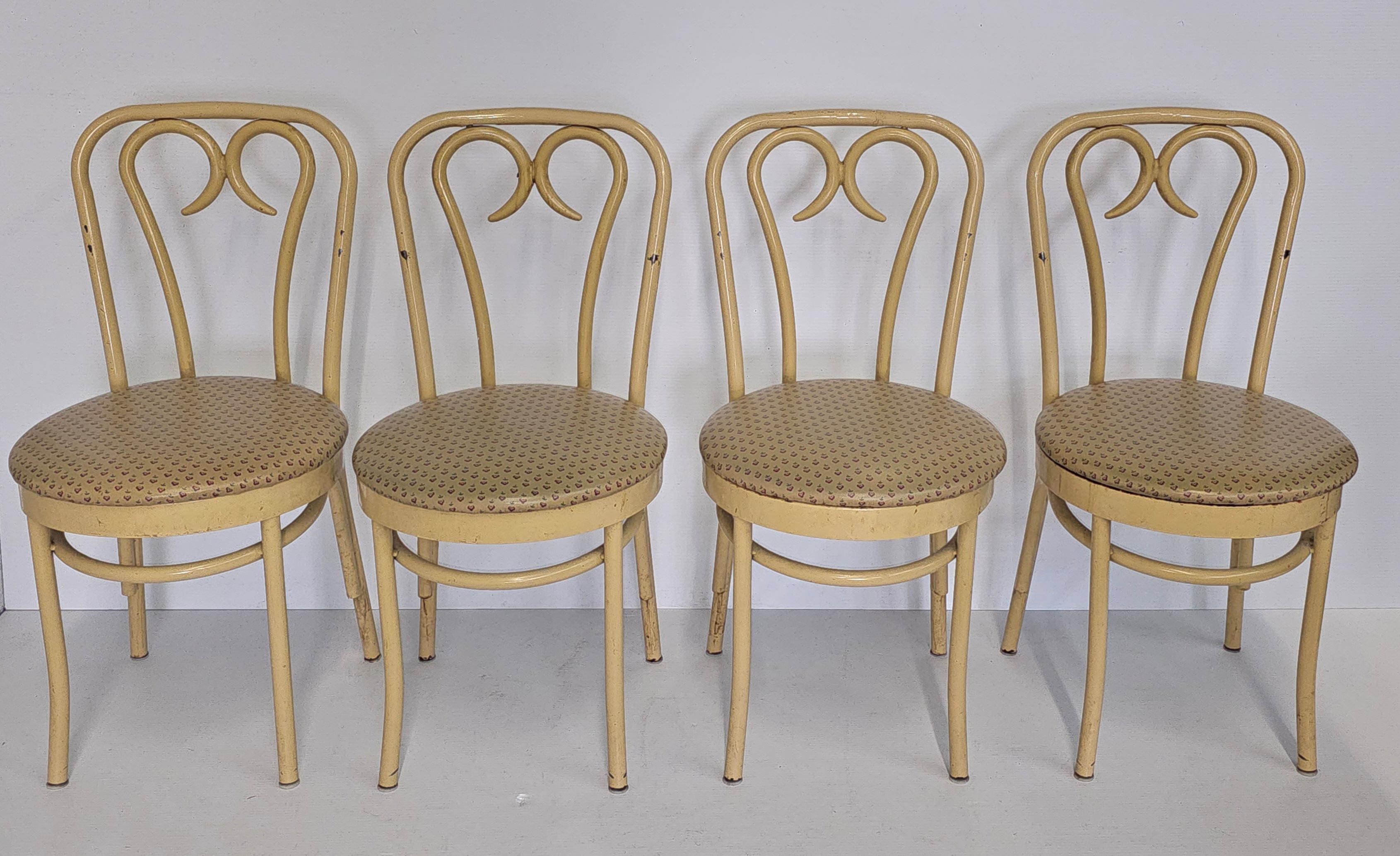 Set of Four mid-century Douglas Furniture Corp. Thonet style Faux Bentwood Metal and Vinyl Upholstered seat side Chairs. N9 cracks or tears on seats. Tan-jute color. Great for covered porches.
Measures 17