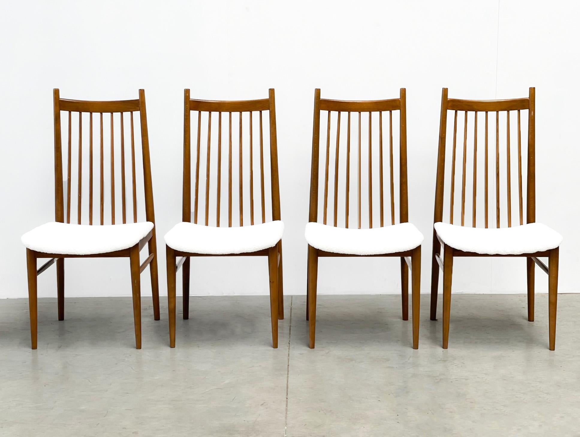 Set of four Dutch dining chairs
Very nice and high quality dining chairs. These chairs were probably designed in the Netherlands by a small manufacturer. This is a perfect example of fine craftsmanship and quality. The chairs have been reupholstred