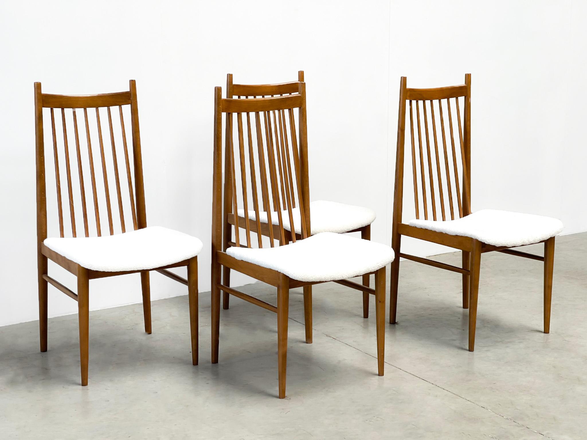 Bouclé Set of four Dutch dining chairs For Sale