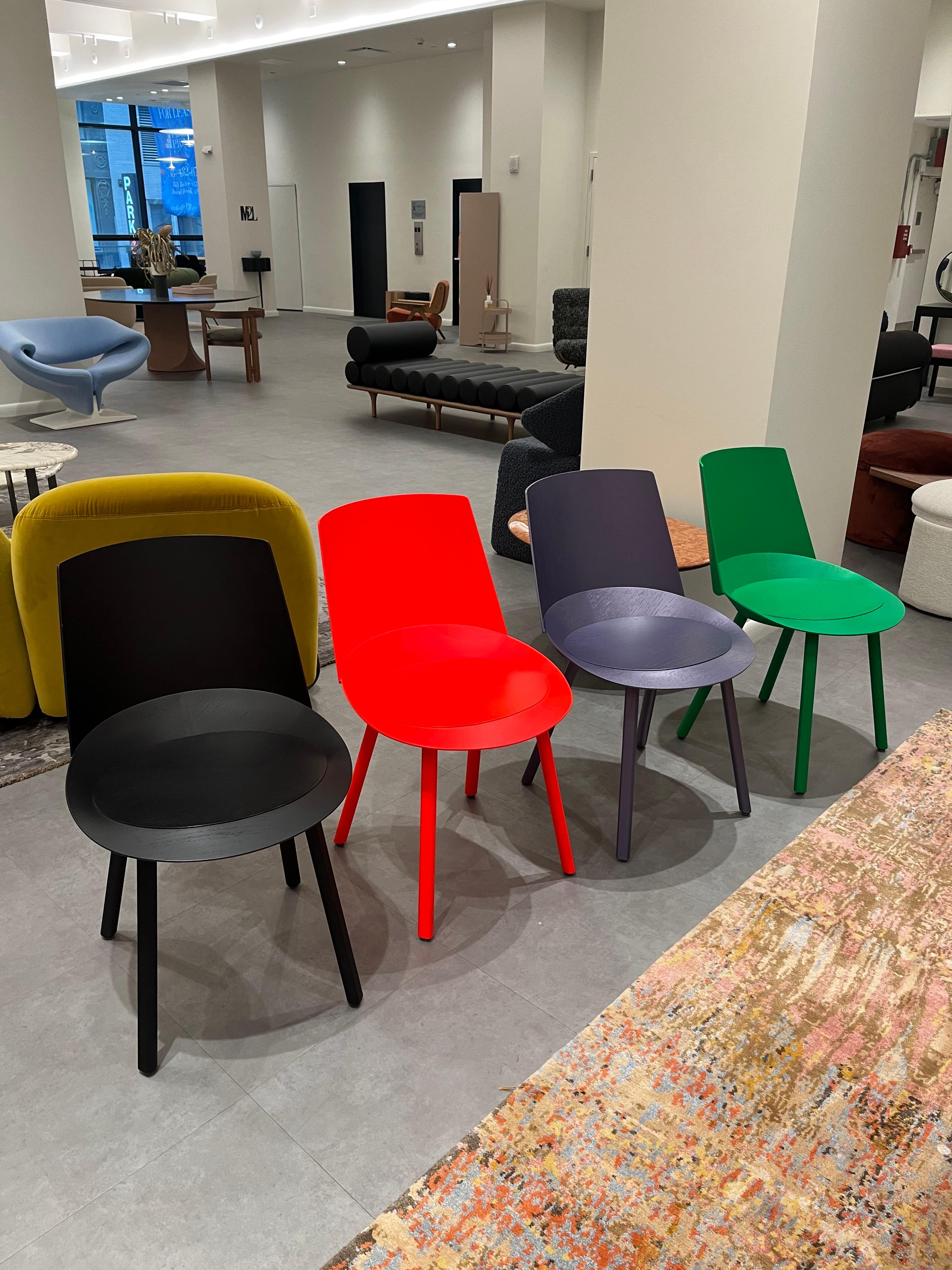 HOUDINI, custom made side chair, Oak Veneer, stained, lacquered,
E15 celebrates ten years of chair Houdini by Stefan Diez with a curated palette of anniversary colors. In his search for an ergonomic, organic seating shell without involving