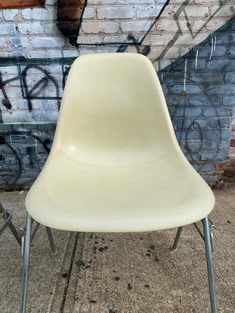 Set of Four Eames DSS Stacking Dining Chairs by Herman Miller For Sale 1
