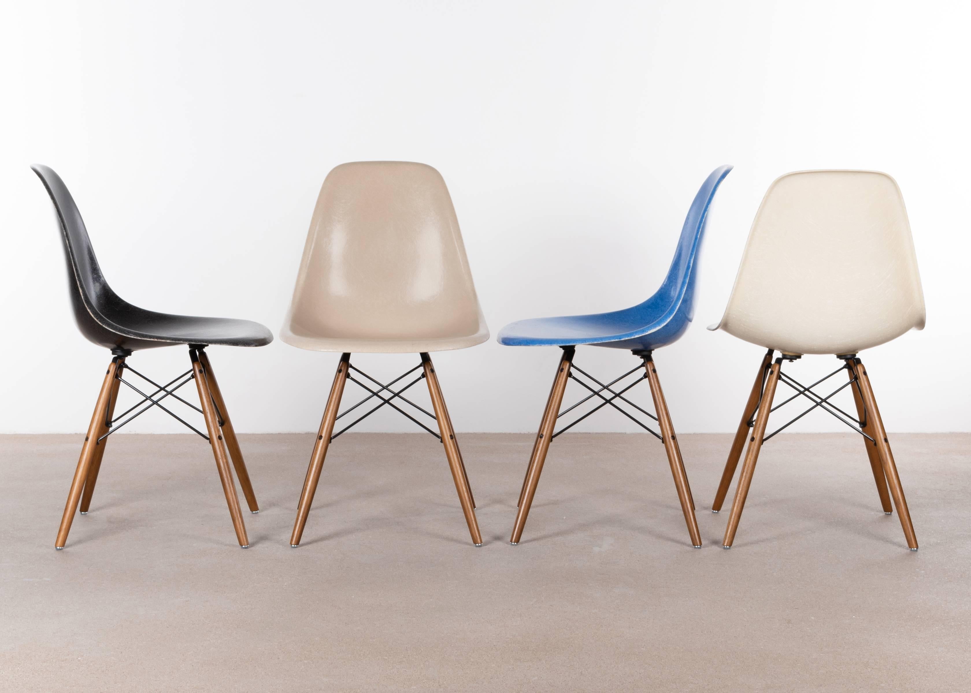 Beautiful iconic DSW chairs in colors: Black, greige, ultramarine blue and parchment.
Shells are in very good or excellent condition with only slight traces of use. Replaced shock mounts which guarantee save usability for the next decades. Each
