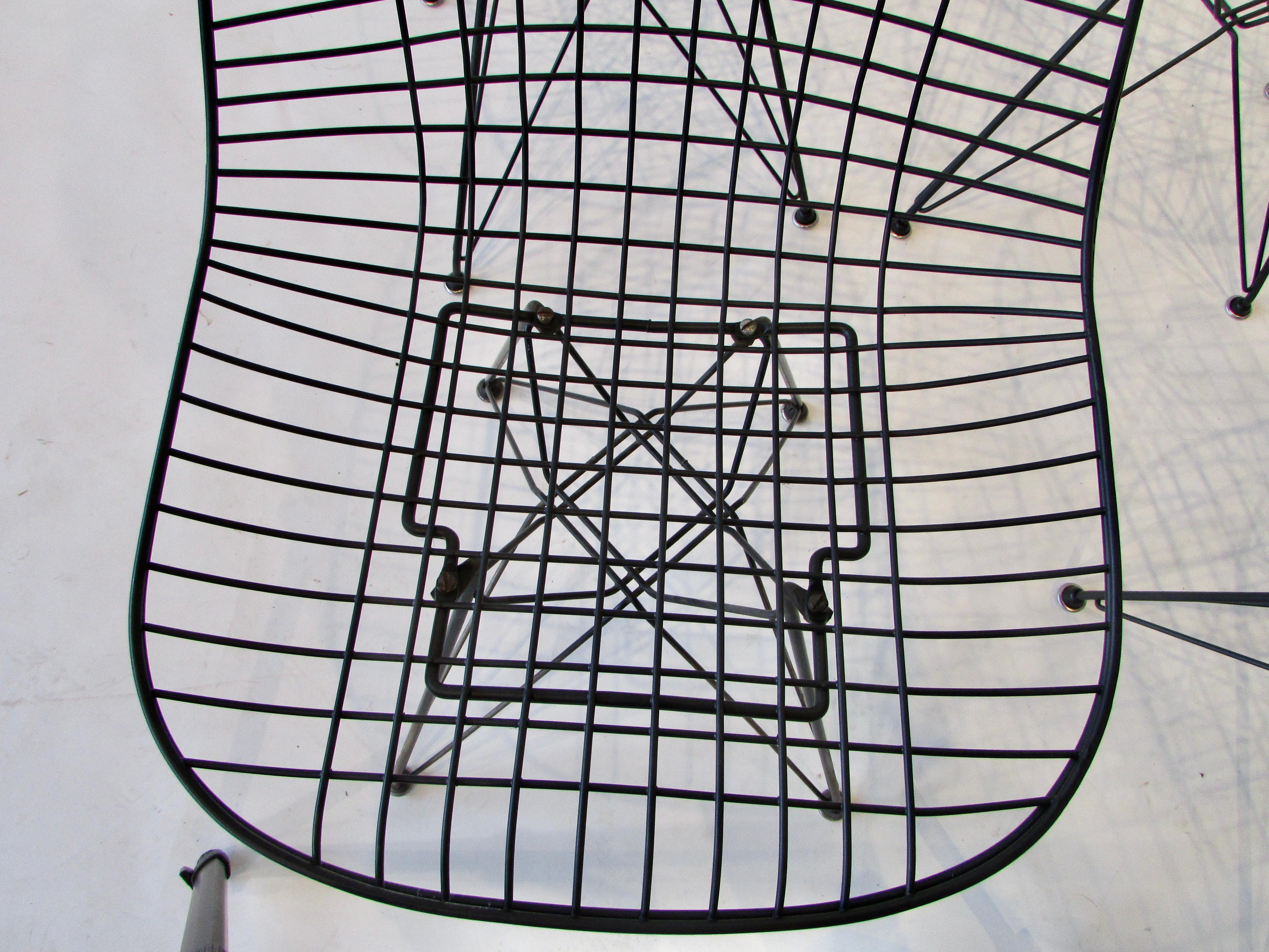 wire chair dkr1