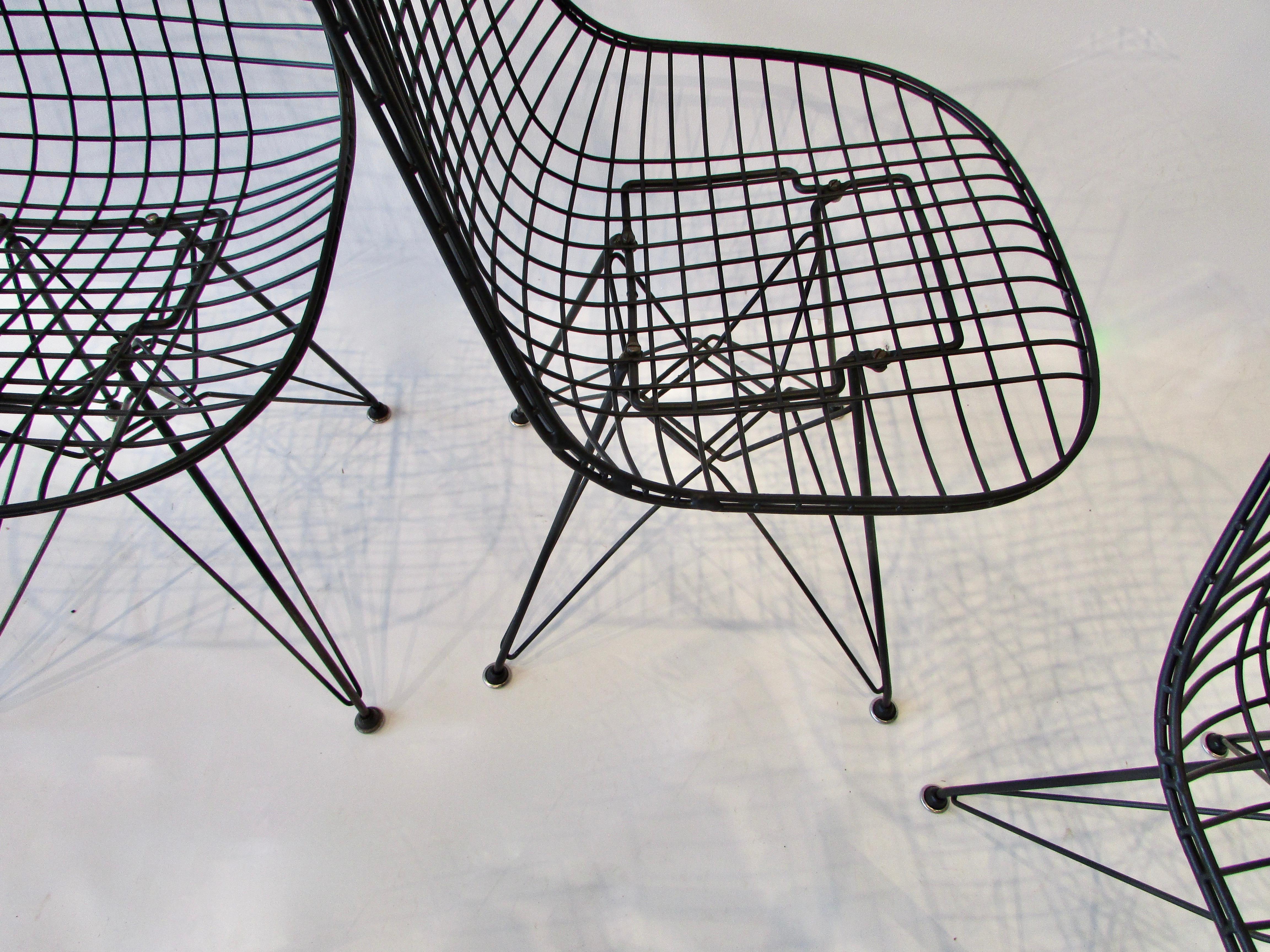 Mid-Century Modern  Set of Four Eames for Herman Miller Black DKR Wire Chairs on Eiffel Bases For Sale