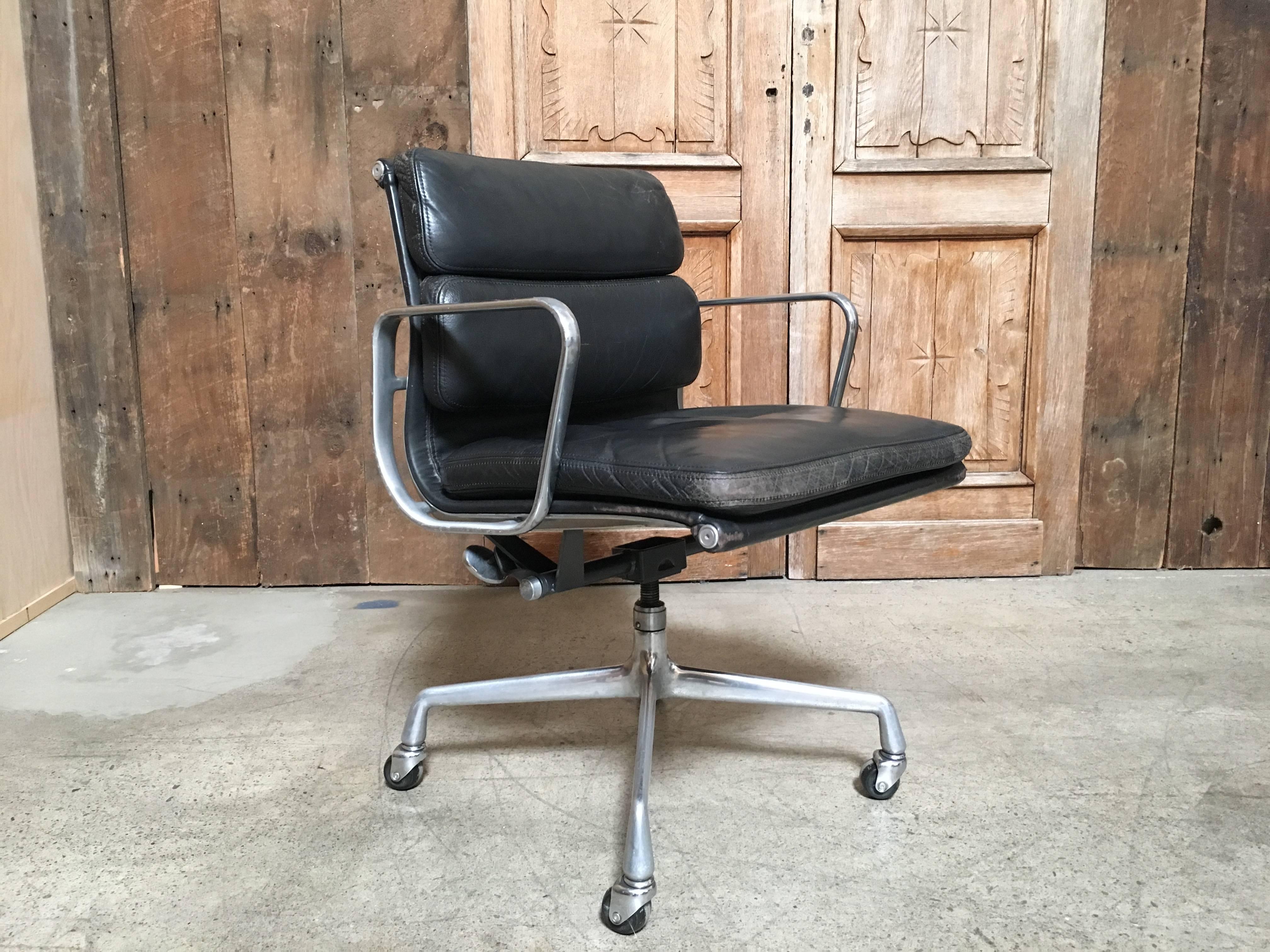 Set of Four Eames for Herman Miller Black Soft Pad Management Chairs 3
