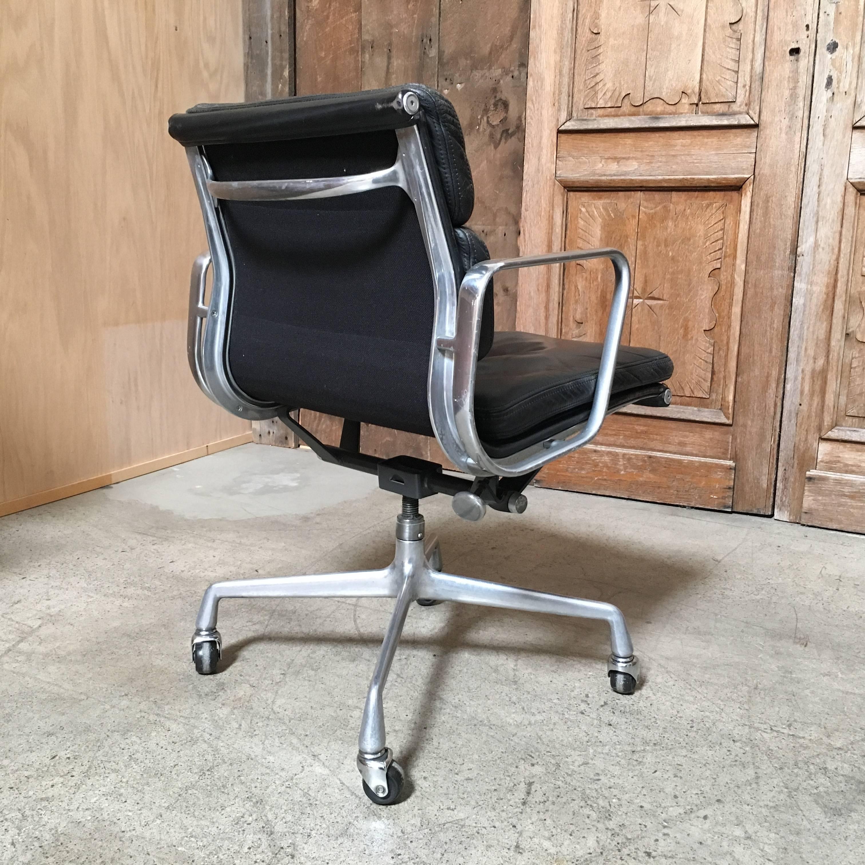 Set of Four Eames for Herman Miller Black Soft Pad Management Chairs 6