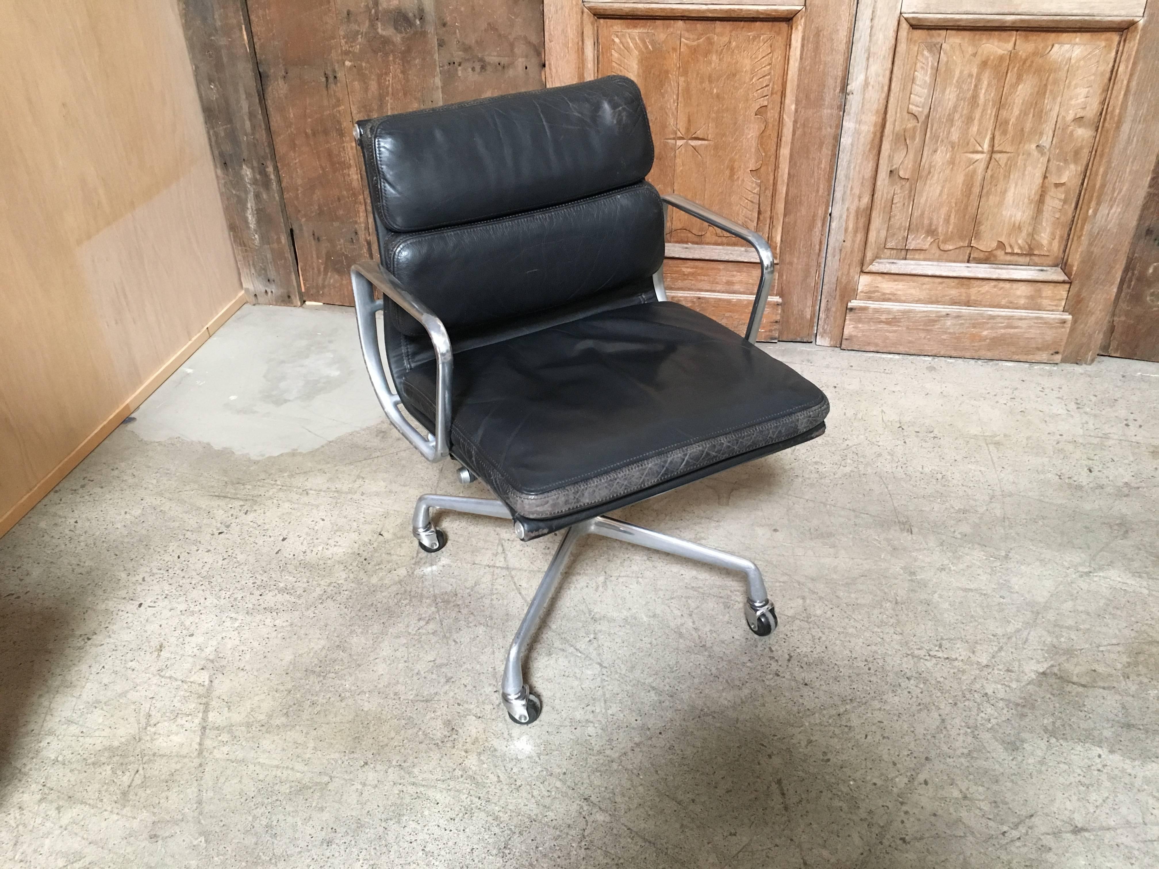 20th Century Set of Four Eames for Herman Miller Black Soft Pad Management Chairs
