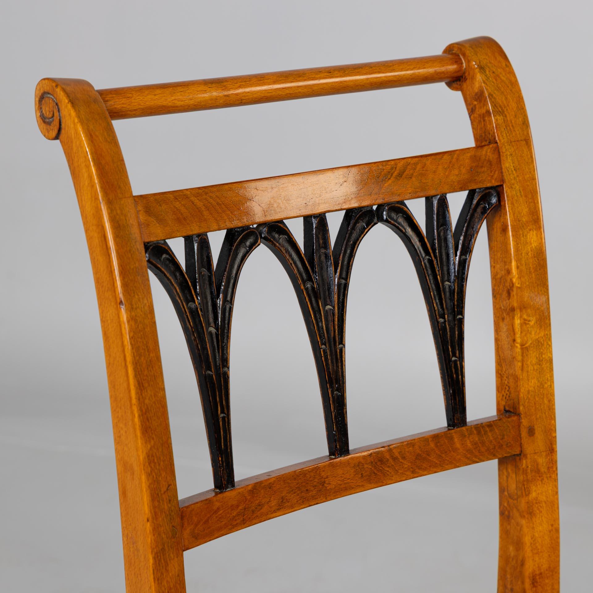 Ensemble de quatre chaises Biedermeier du début du 19e siècle en vente 6
