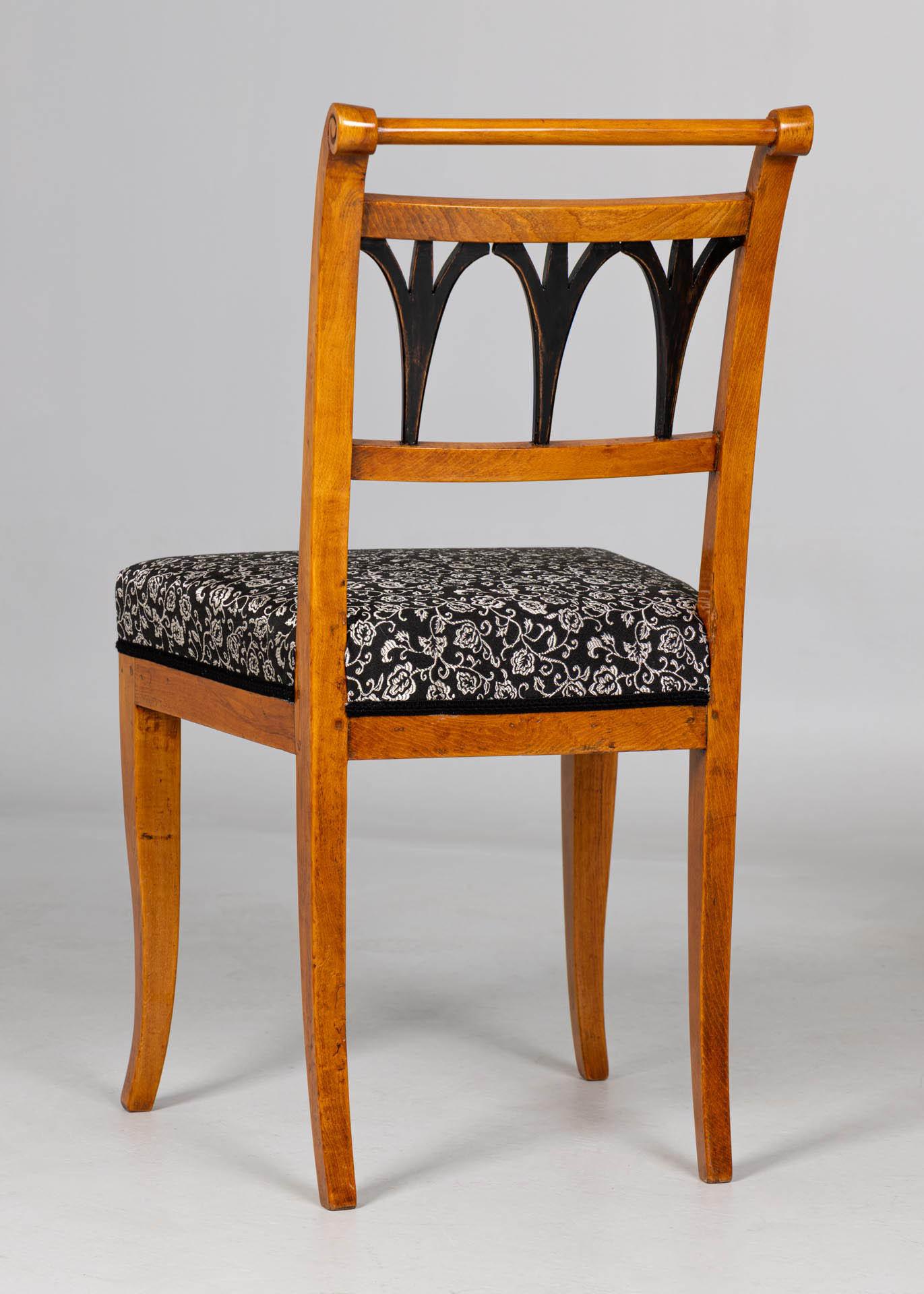 Ensemble de quatre chaises Biedermeier du début du 19e siècle en vente 7