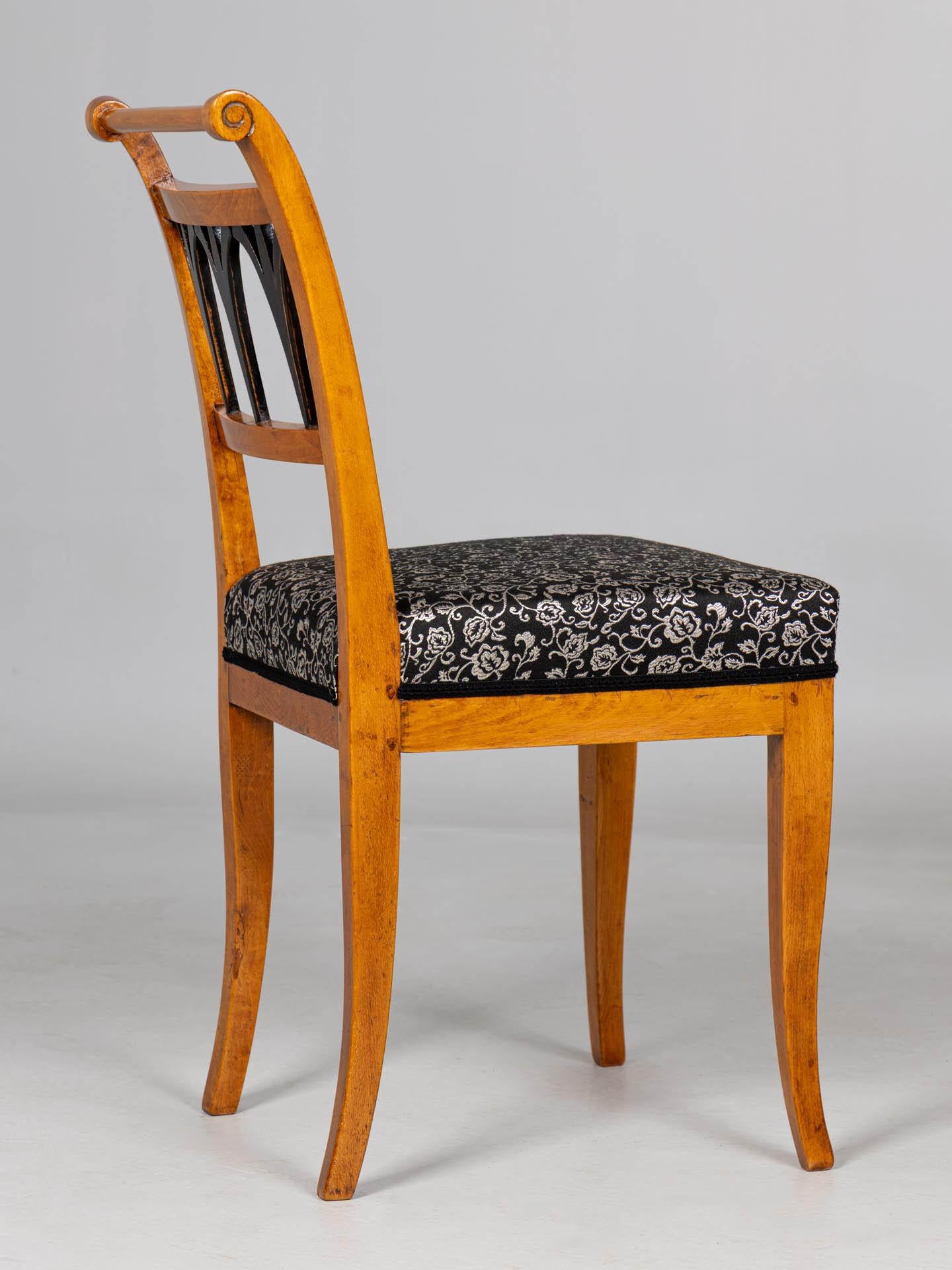 Allemand Ensemble de quatre chaises Biedermeier du début du 19e siècle en vente