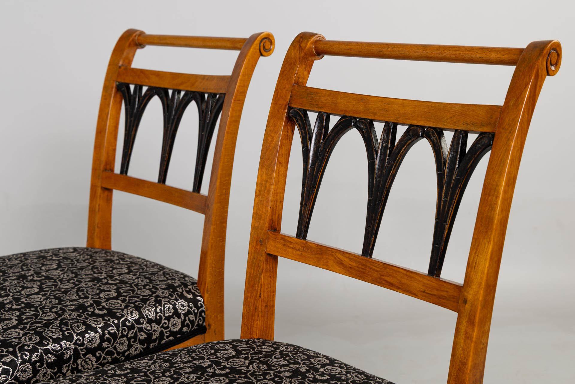 Hêtre Ensemble de quatre chaises Biedermeier du début du 19e siècle en vente