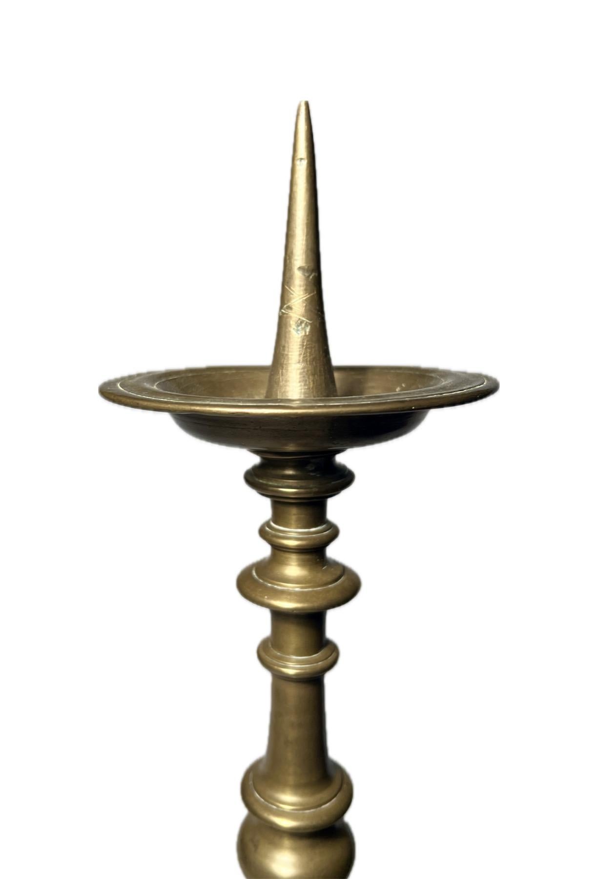Set of Four Early 19th Century Brass Pricket Candlesticks, Circa 1810. In Good Condition For Sale In New Orleans, LA
