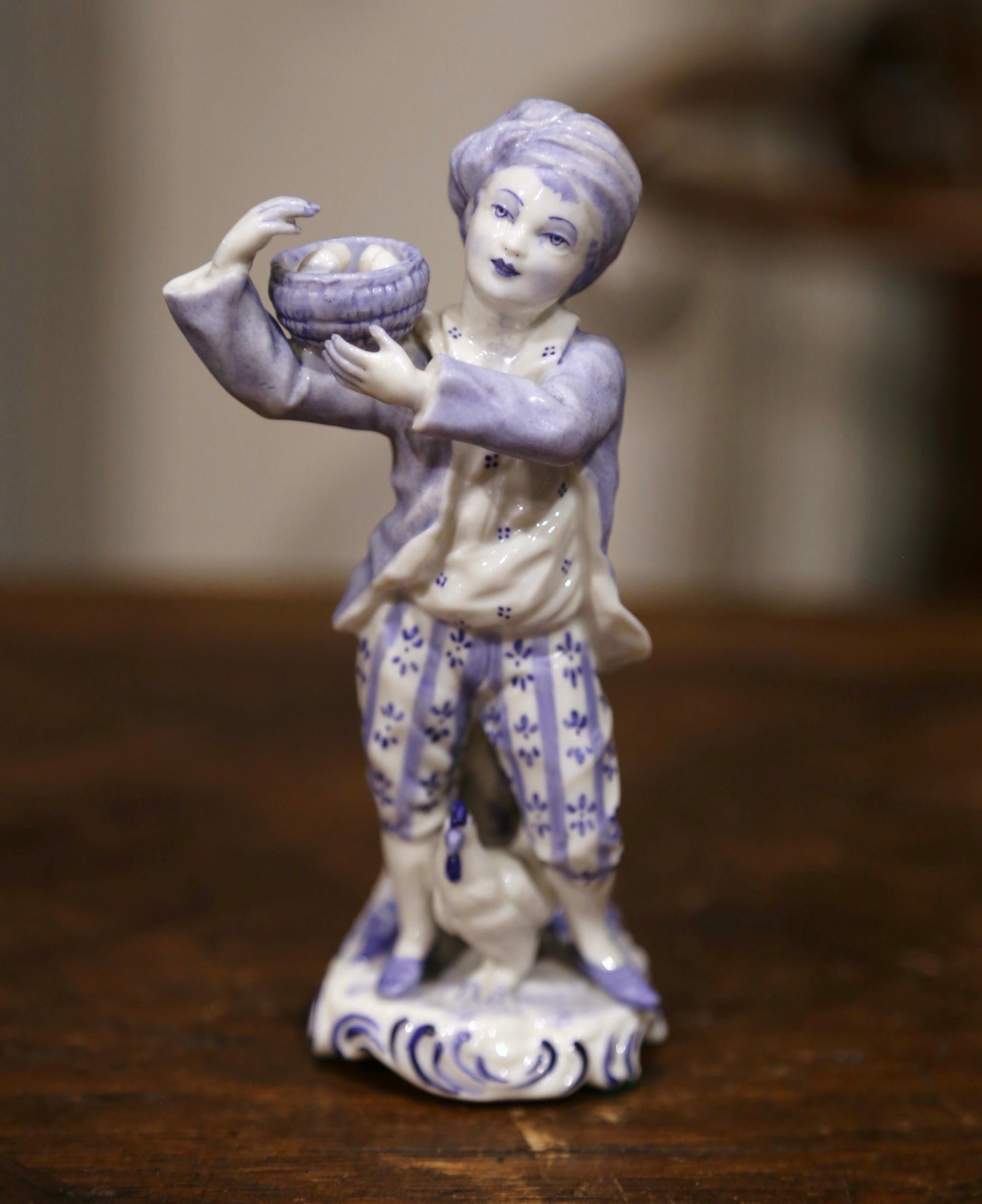 Set von vier niederländischen handbemalten Delfter Porzellanfiguren des frühen 20. Jahrhunderts im Angebot 2