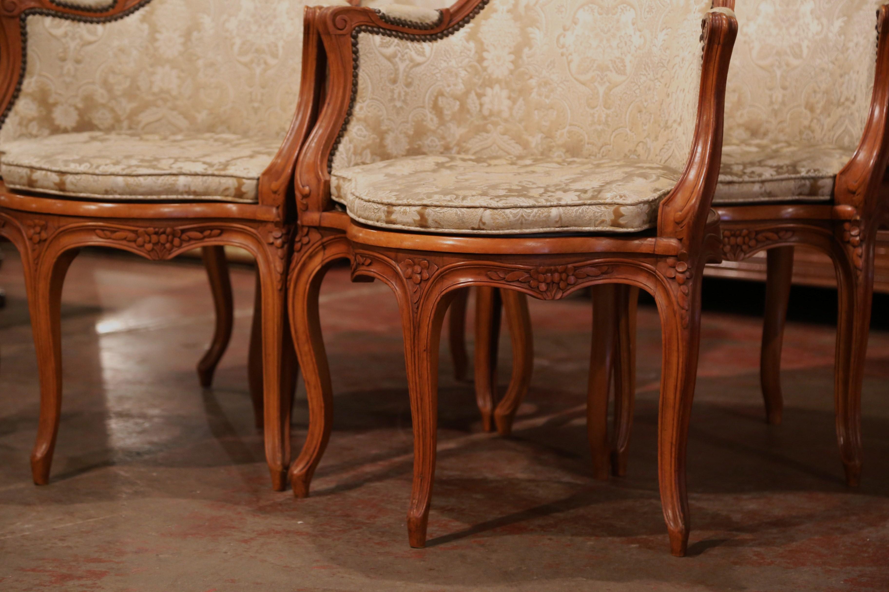 Set of Four Early 20th Century French Louis XV Carved Walnut Armchairs In Excellent Condition In Dallas, TX