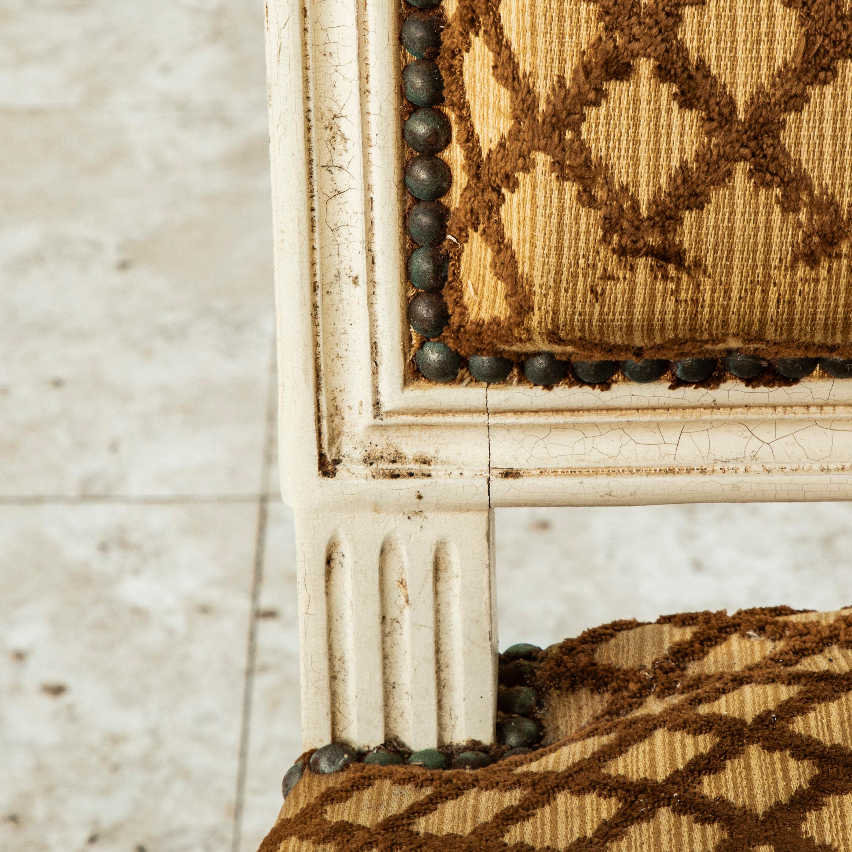 Set of Four Early 20th Century French Louis XVI Style Painted Side Chairs im Angebot 7