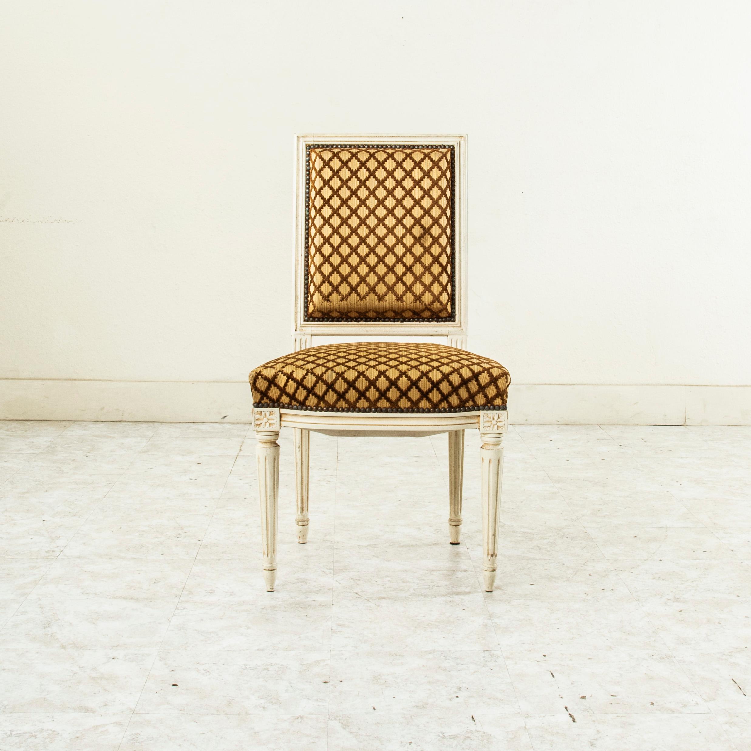 Set of Four Early 20th Century French Louis XVI Style Painted Side Chairs (Französisch) im Angebot