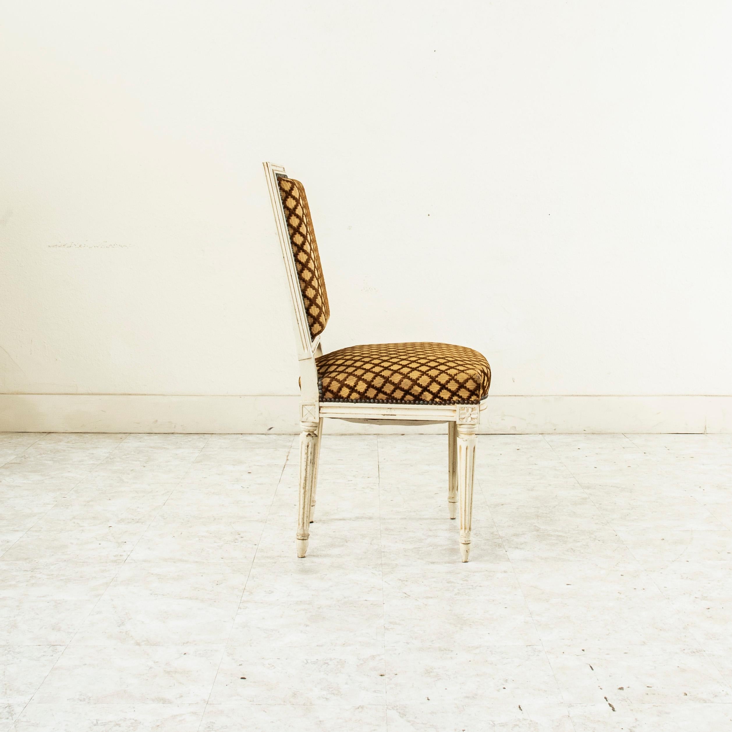 Set of Four Early 20th Century French Louis XVI Style Painted Side Chairs (20. Jahrhundert) im Angebot