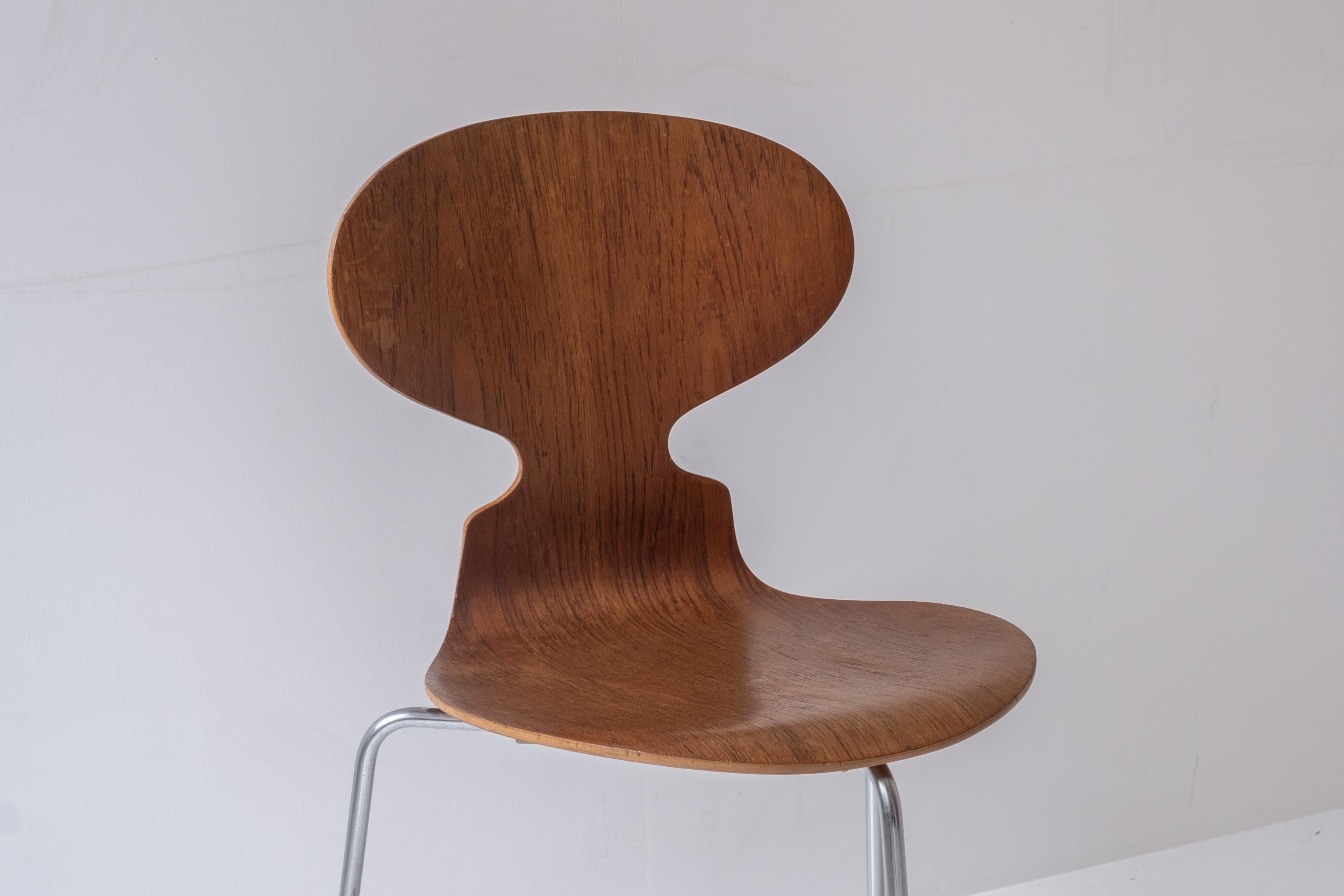 Set of four early ‘Ant’ chairs by Arne Jacobsen for Fritz Hansen, Denmark 1951 For Sale 2