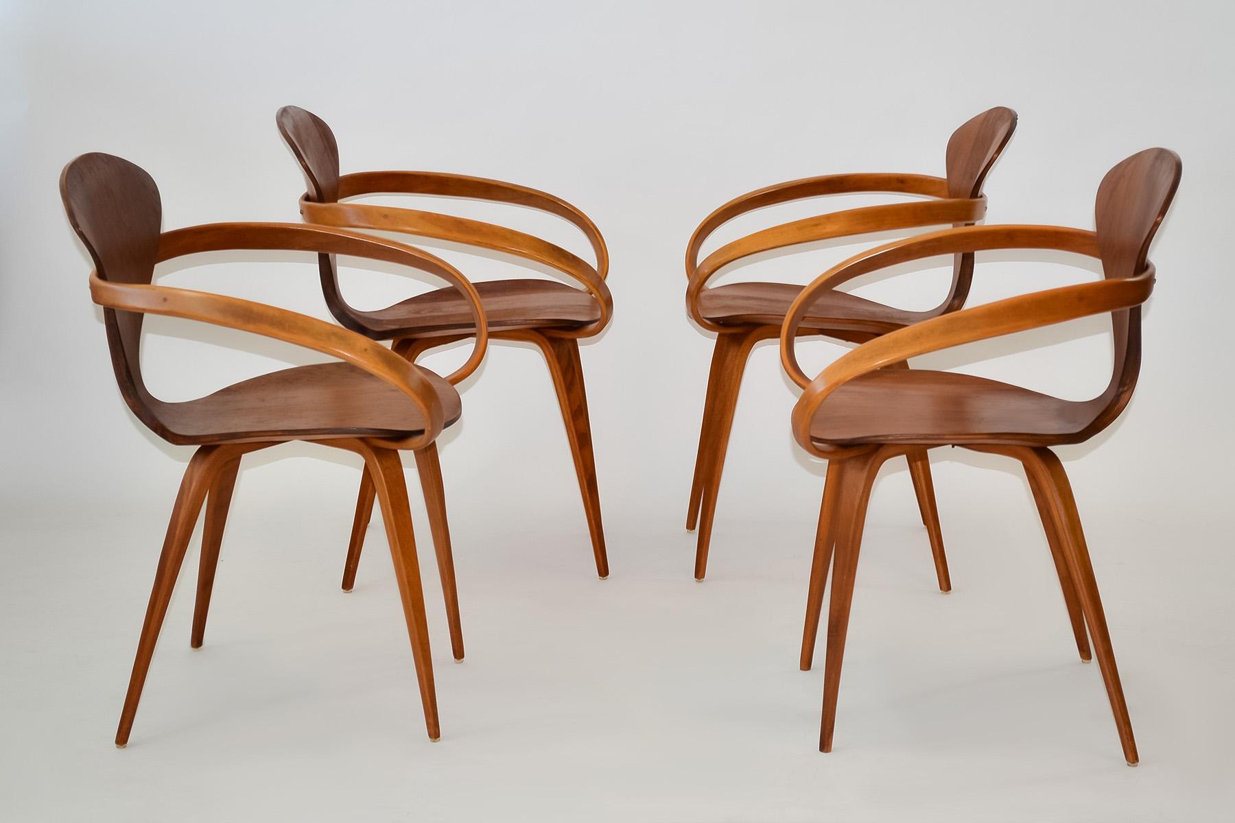 Mid-Century Modern Set of Four Early Pretzel Chairs by Norman Cherner 'Bernardo' for Plycraft, USA For Sale