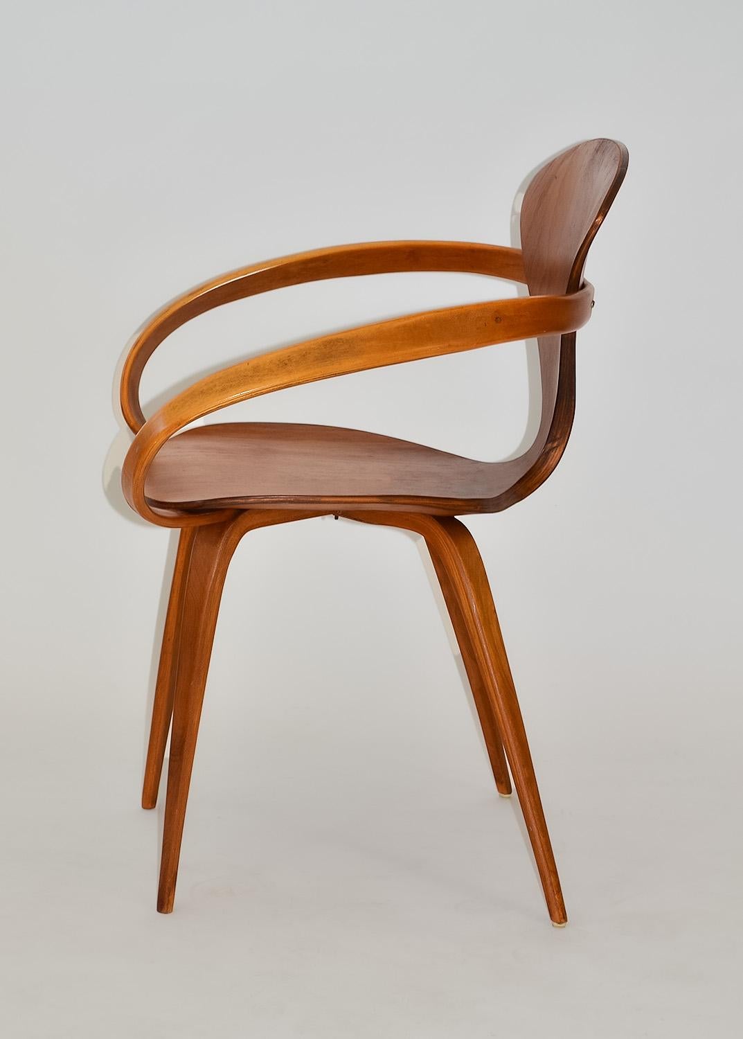 Set of Four Early Pretzel Chairs by Norman Cherner 'Bernardo' for Plycraft, USA In Good Condition For Sale In Fort Lauderdale, FL