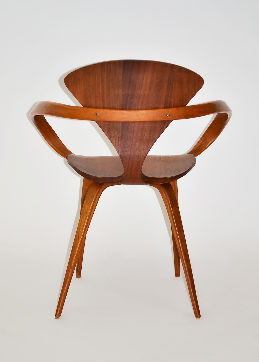 20th Century Set of Four Early Pretzel Chairs by Norman Cherner 'Bernardo' for Plycraft, USA For Sale