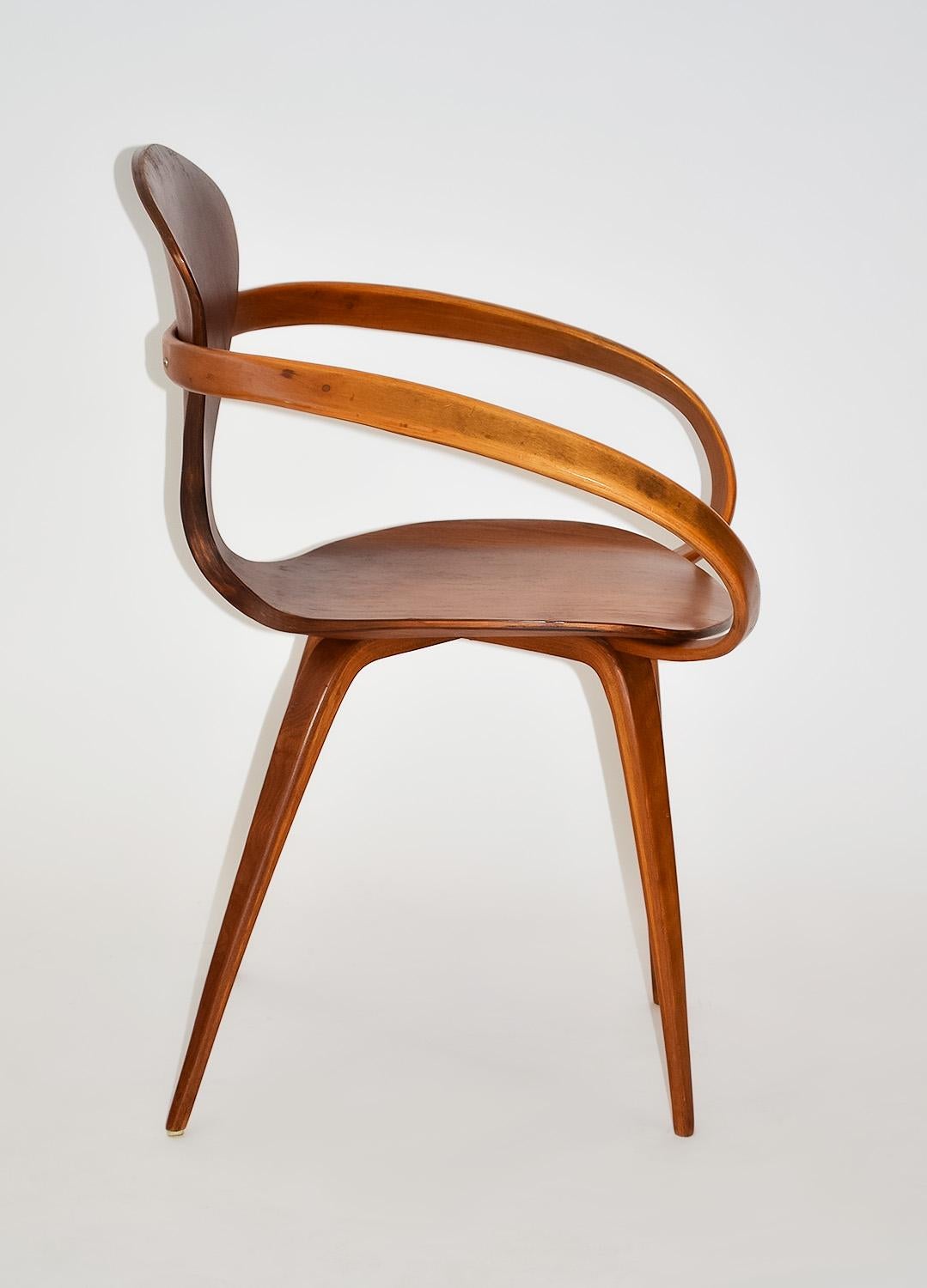 Walnut Set of Four Early Pretzel Chairs by Norman Cherner 'Bernardo' for Plycraft, USA For Sale