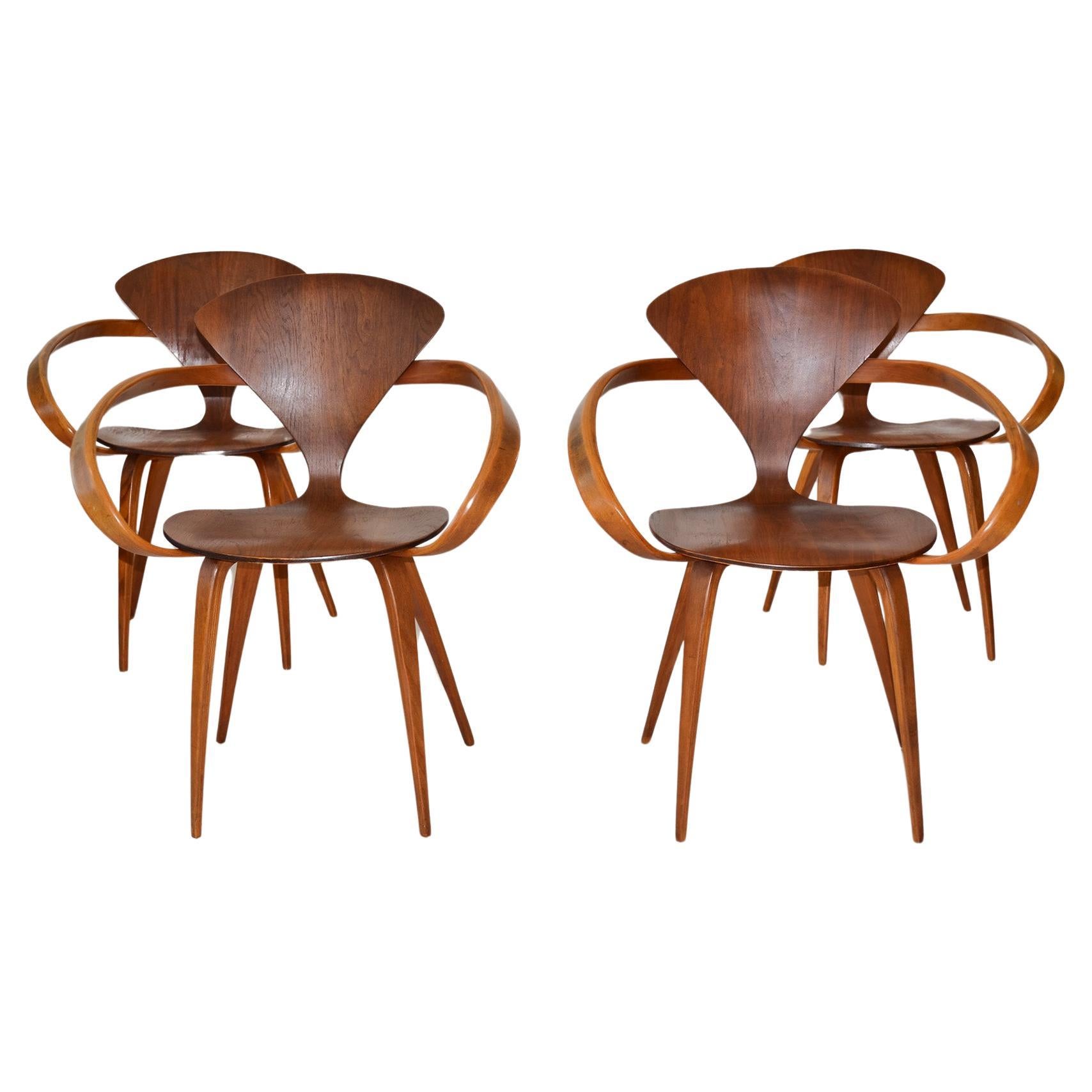 Set of Four Early Pretzel Chairs by Norman Cherner 'Bernardo' for Plycraft, USA For Sale