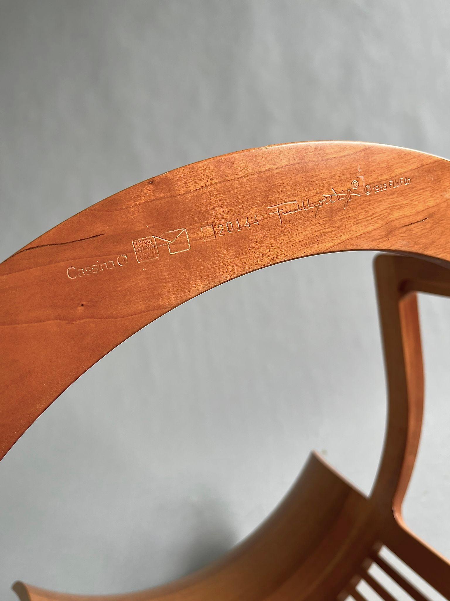 Tissu Ensemble de quatre chaises baril Frank Lloyd Wright d'origine par Cassina, Italie en vente